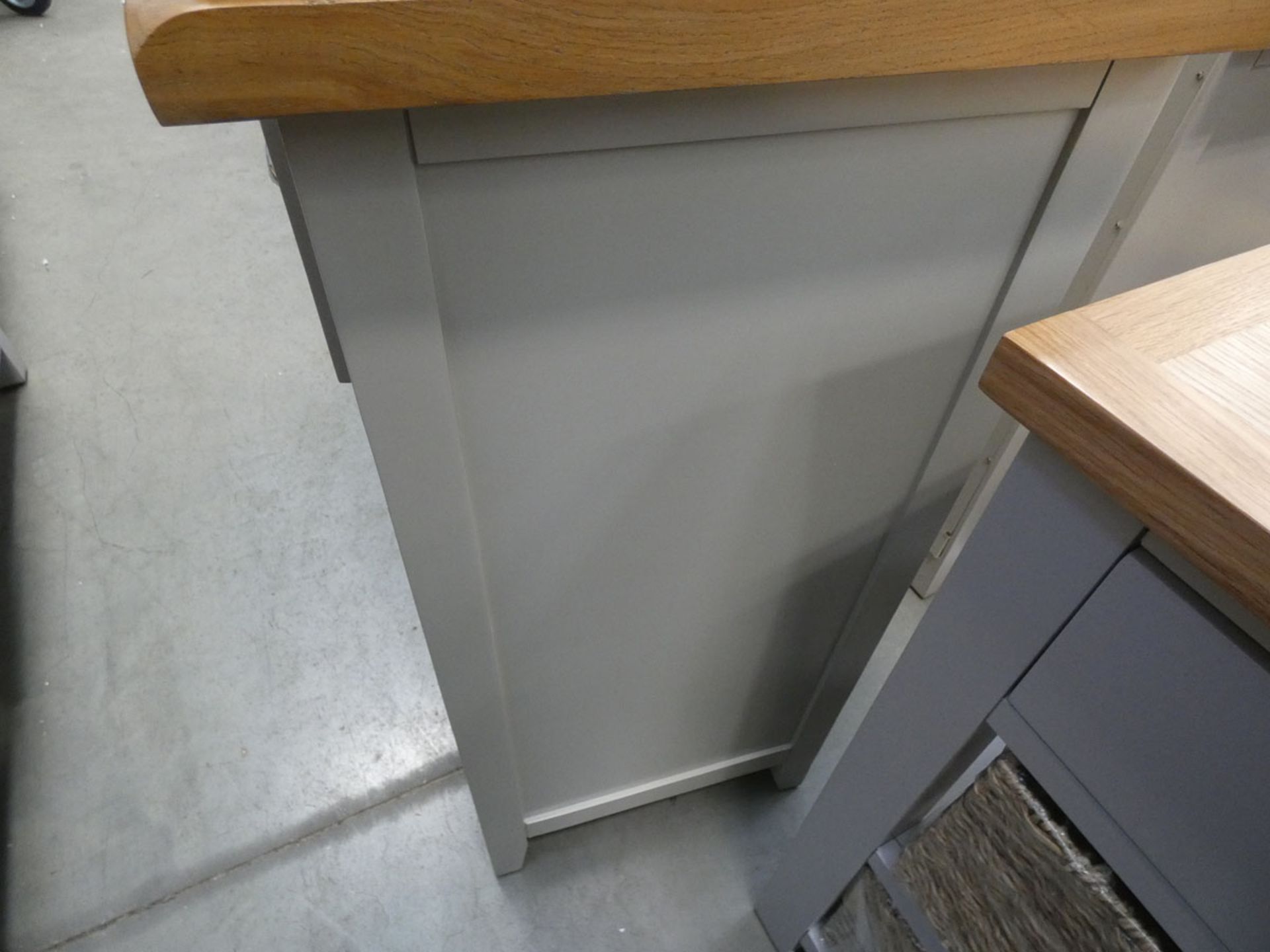 Grey painted oak sideboard with wine rack, 2 large drawers and single door cupboards under (23) - Image 6 of 6