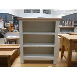 Small cream painted oak open front 3 shelf bookcase (45)