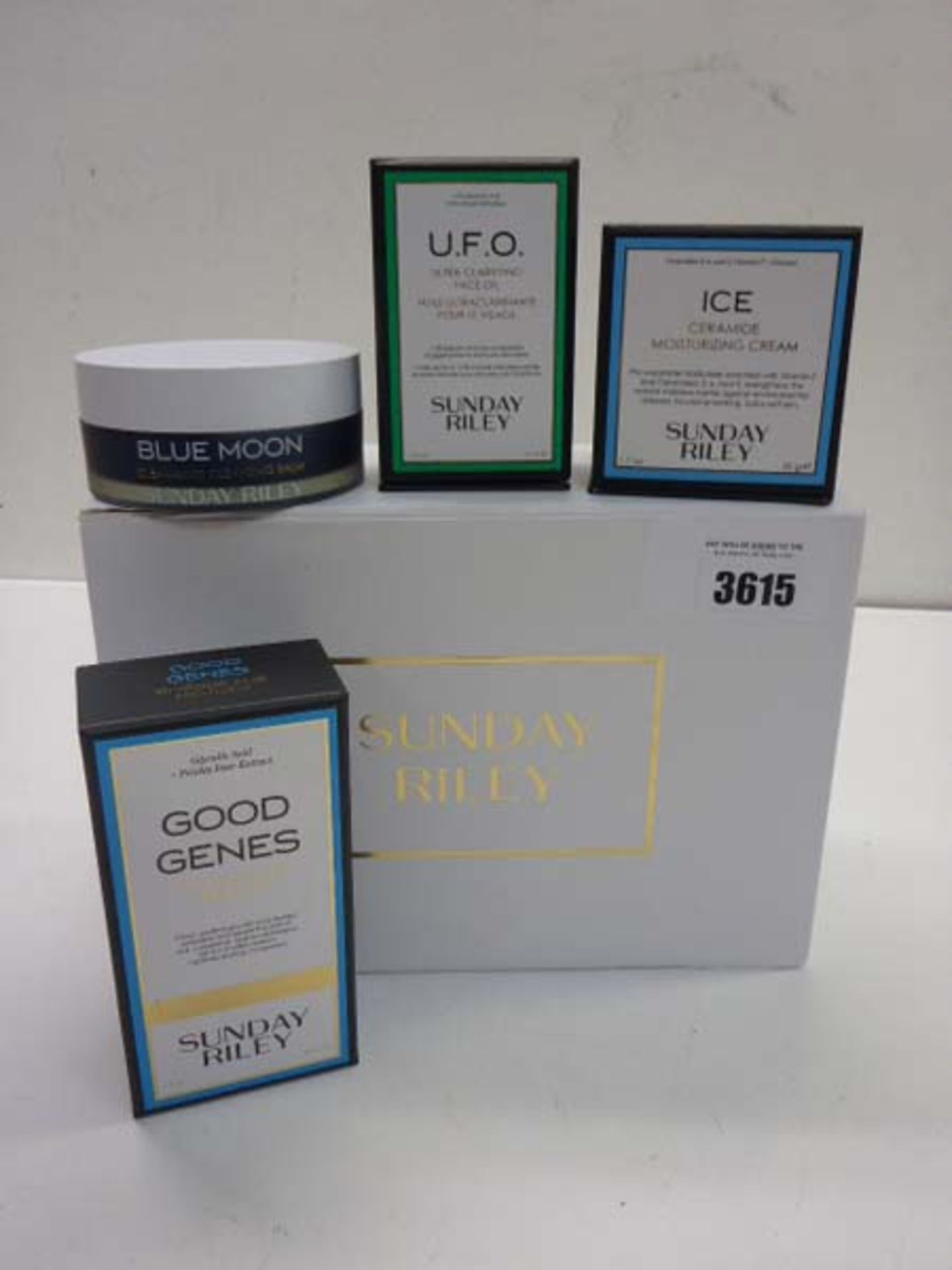 Sunday Riley cleansing cream, face oil, moisturizing cream and Glycolic acid treatment gift box set