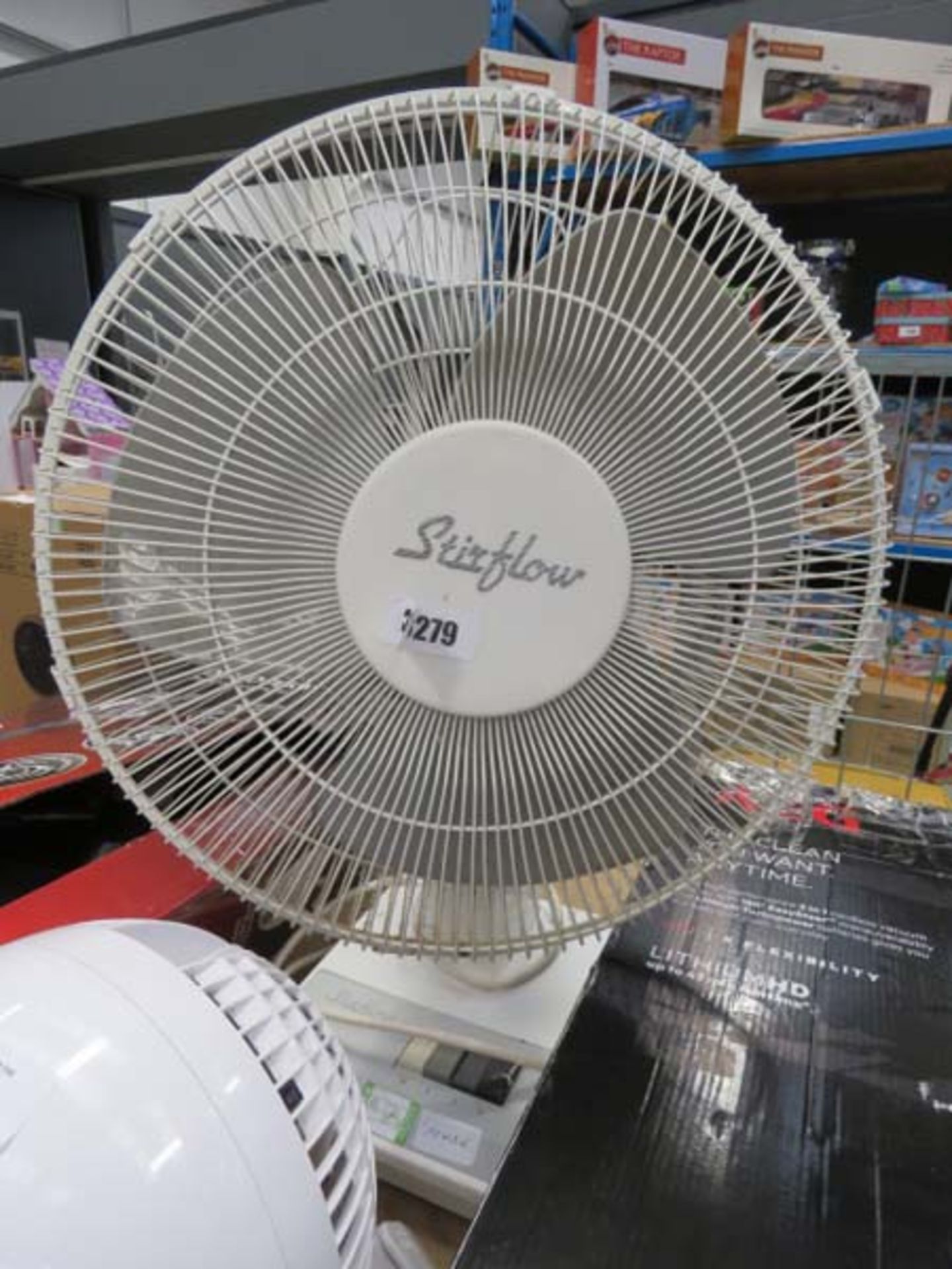 3279 Large desk fan