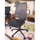 Modern Forma 5 swivel office chair