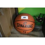 (1100) Spalding basket ball