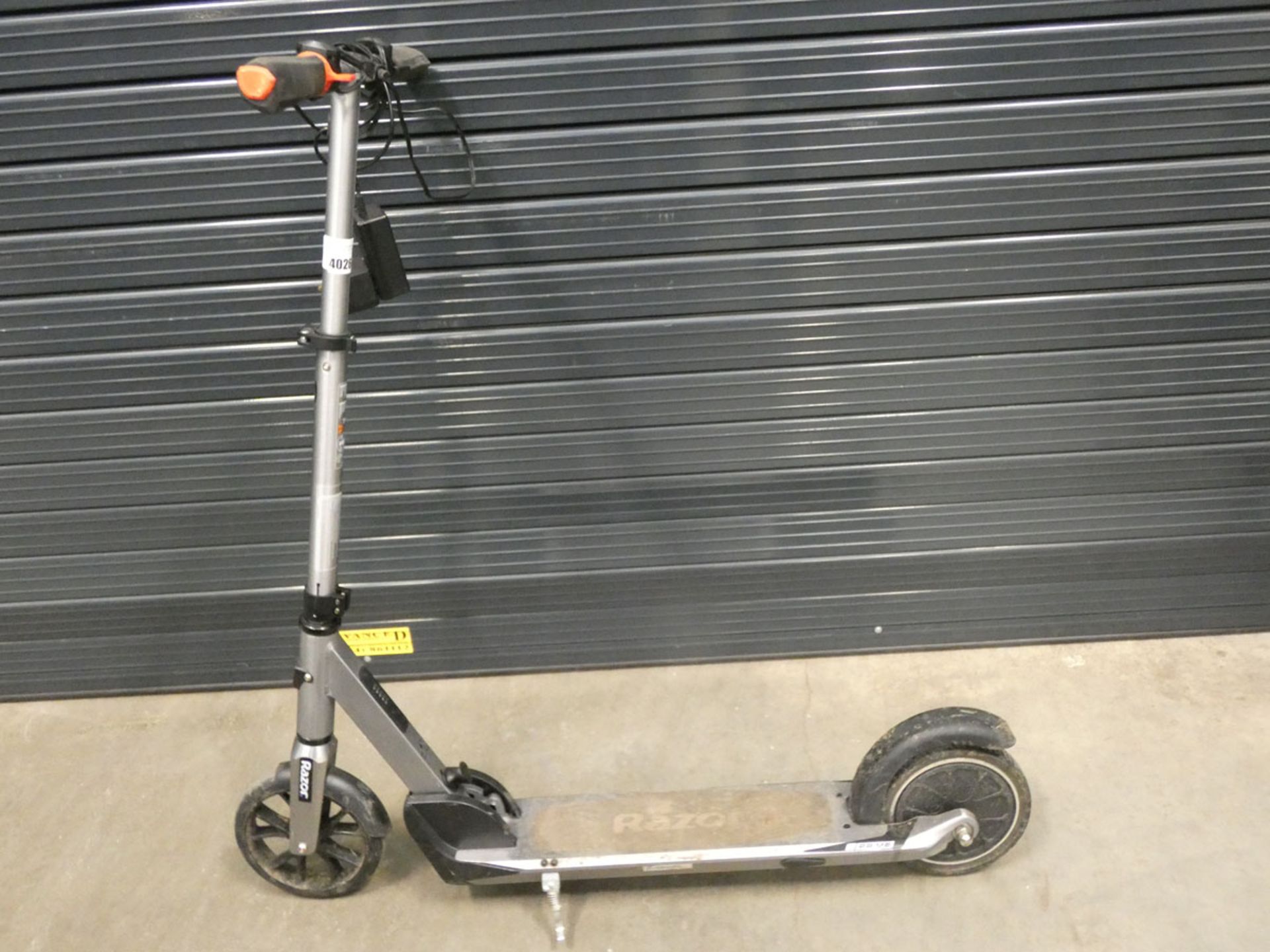 Razor electric scooter with charger