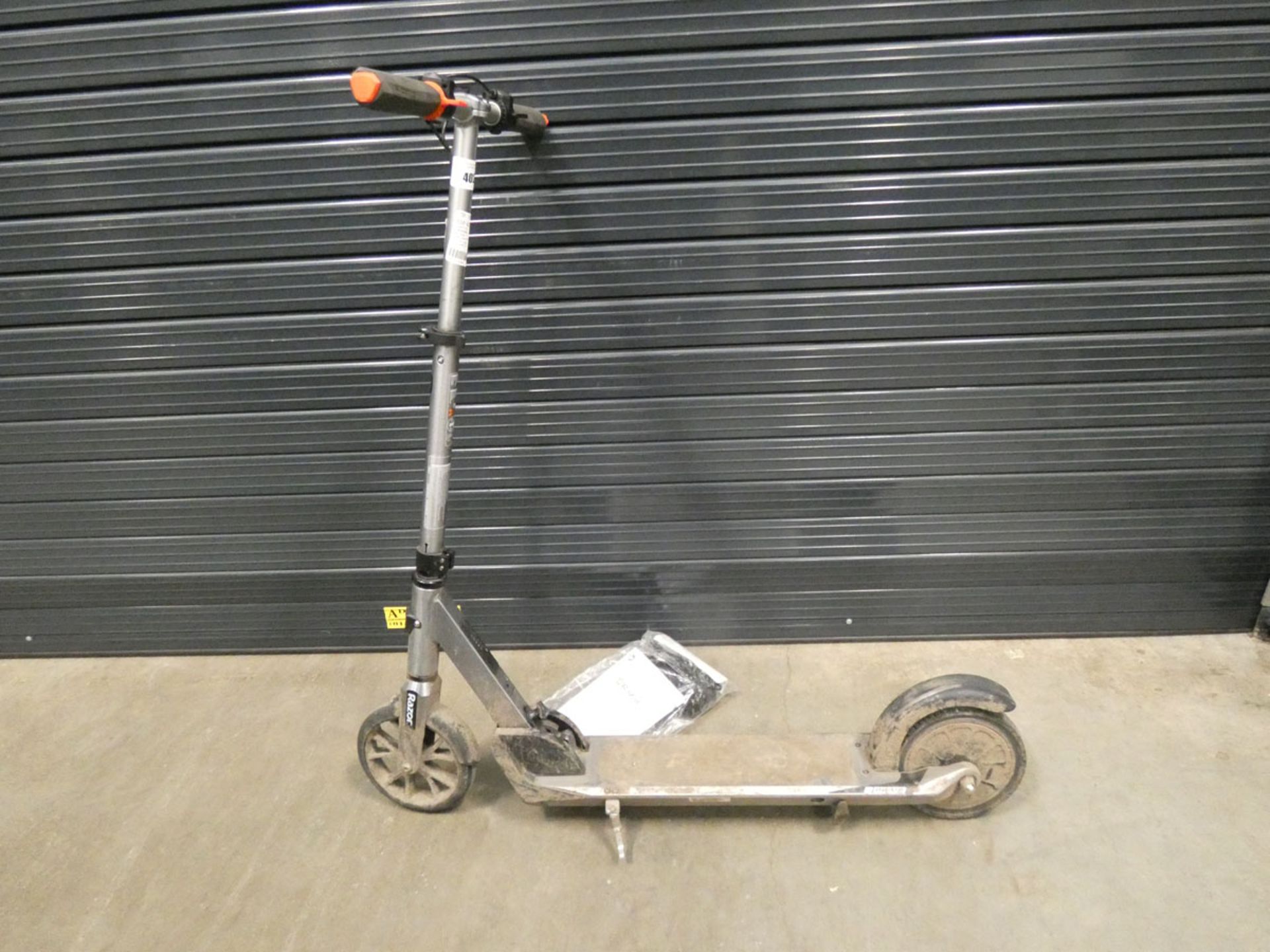 Razor electric scooter with charger
