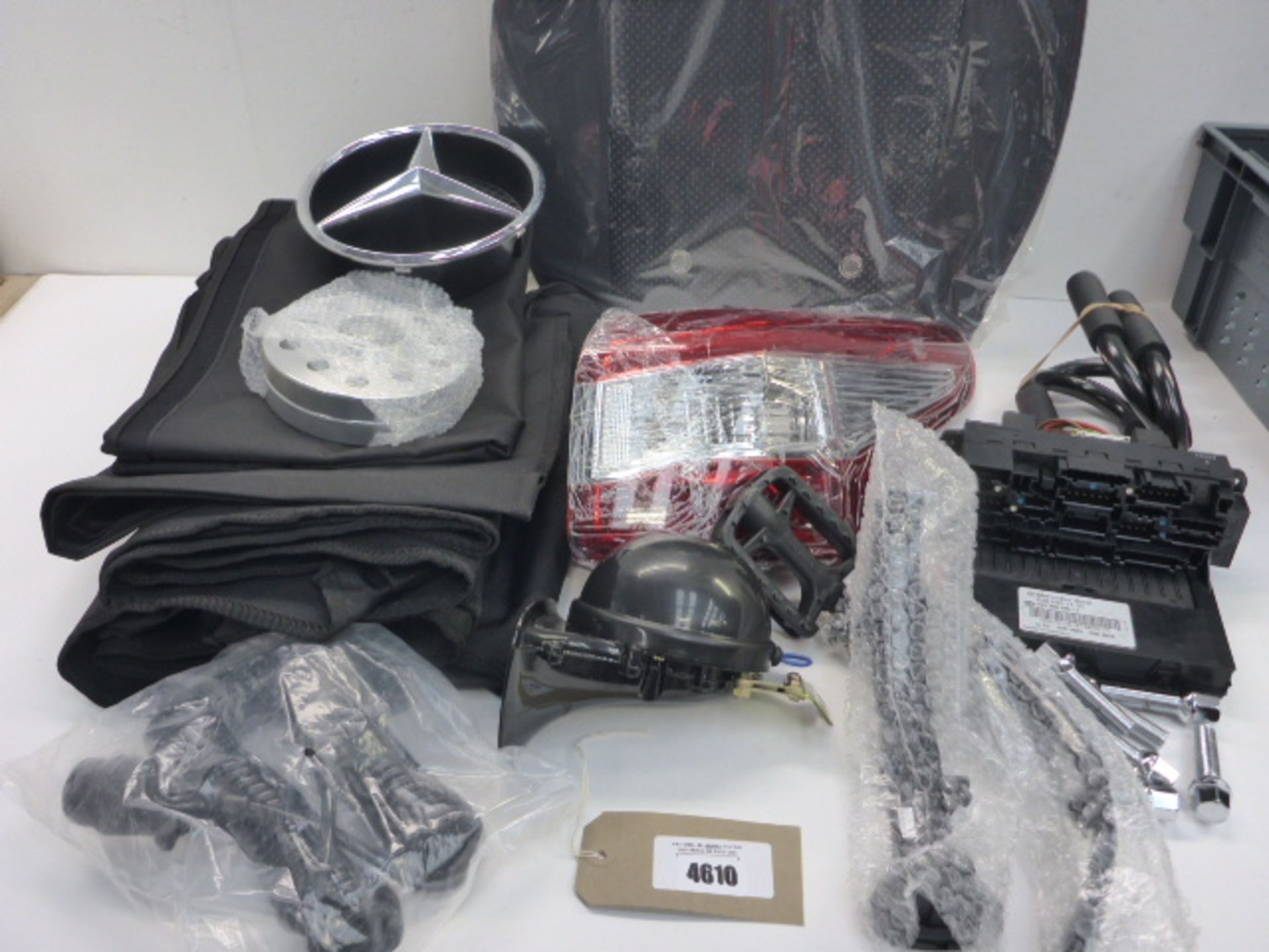 Car seat covers, Mercedes front badge & switch unit, horn, light cluster, wheel spacers & bolts