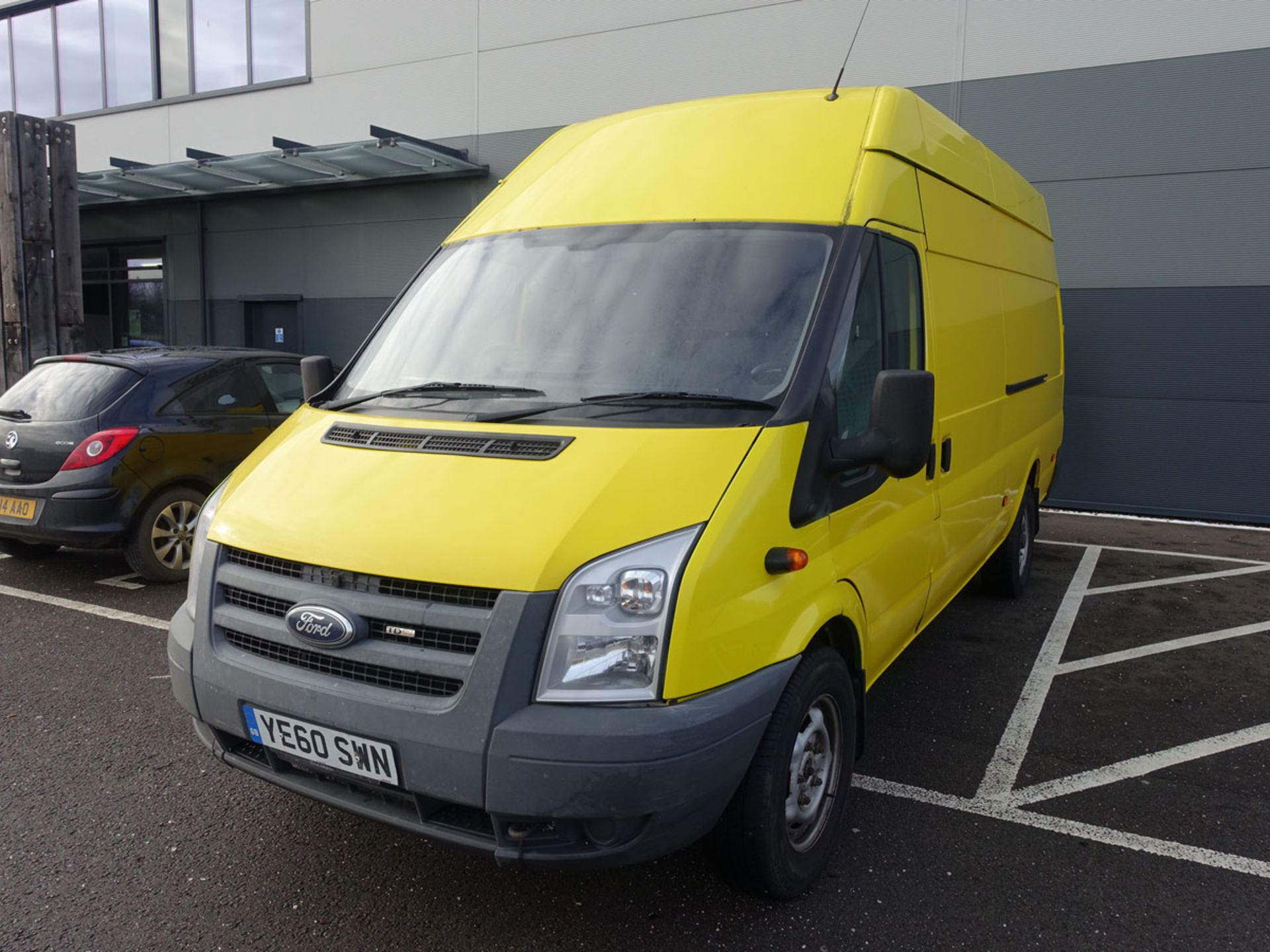 2010 Ford Transit Panel Van in yellow, 2402cc, key and V5 present, first registered 26,11,2010, 3 - Image 5 of 7