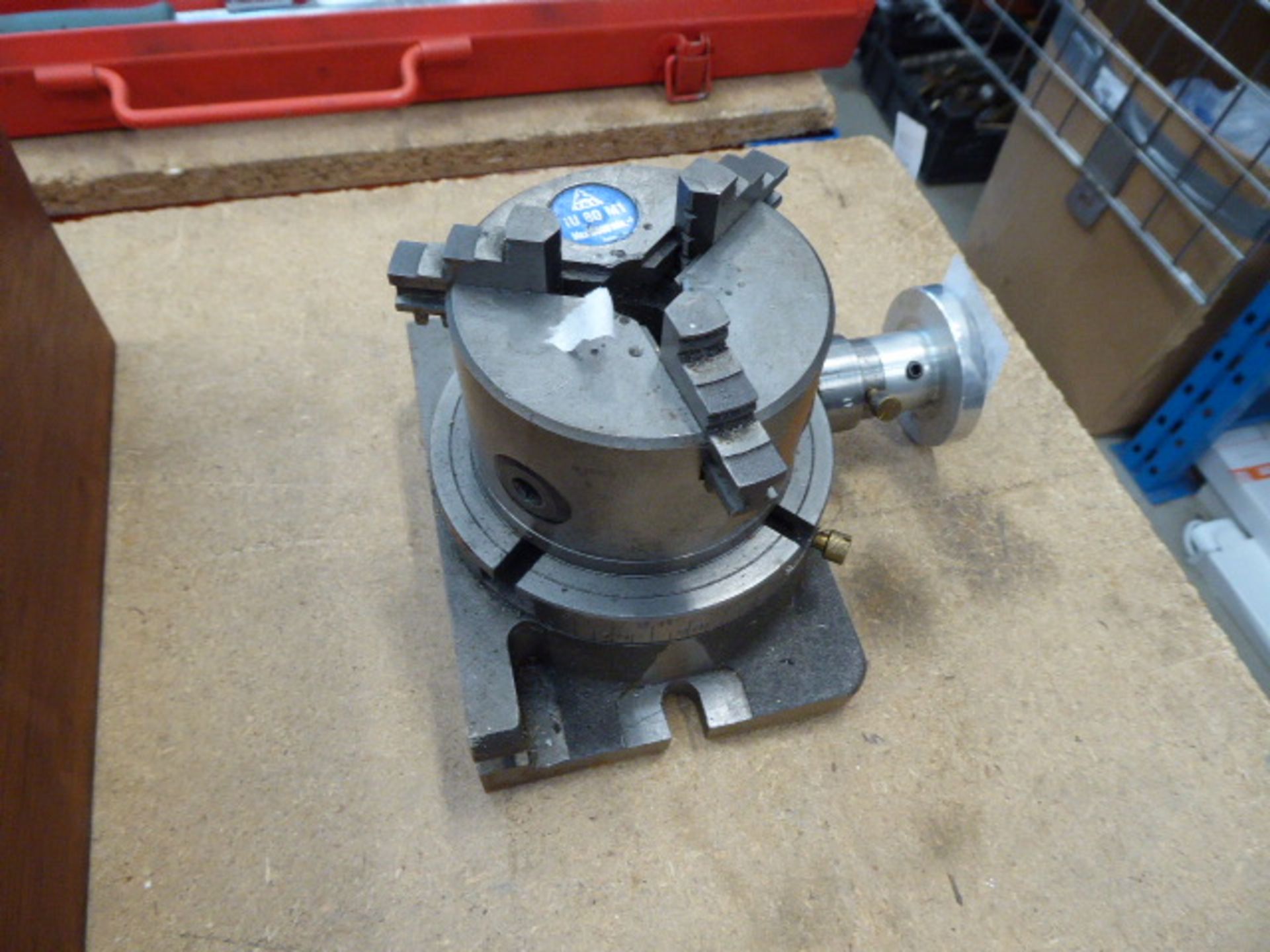TOS rotary table with 4-jaw chuck