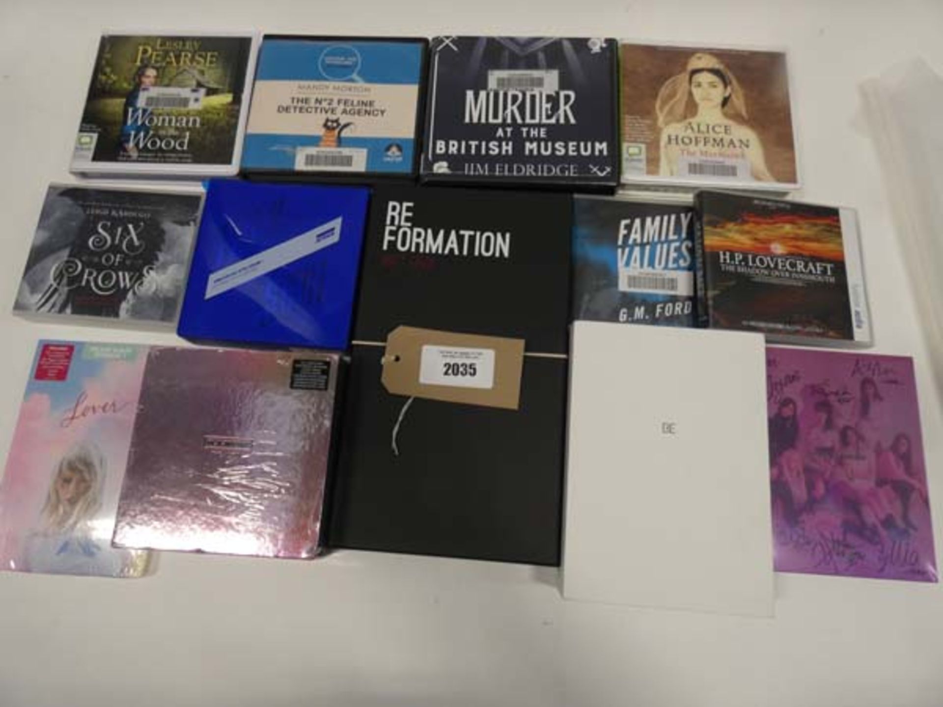 Quantity of music CD albums and audiobooks