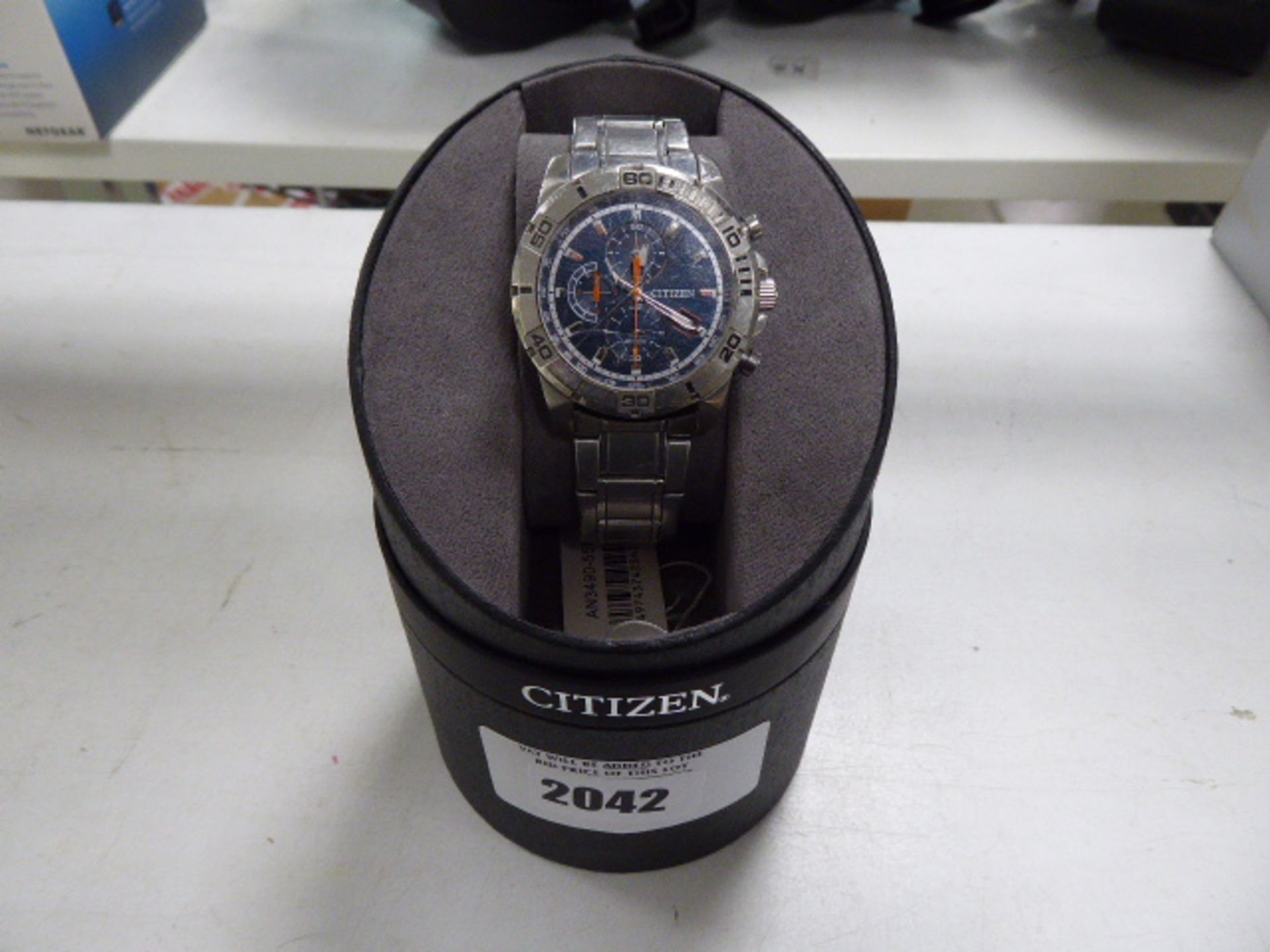 Citizen stainless steel strap gents wristwatch with box (damaged glass)