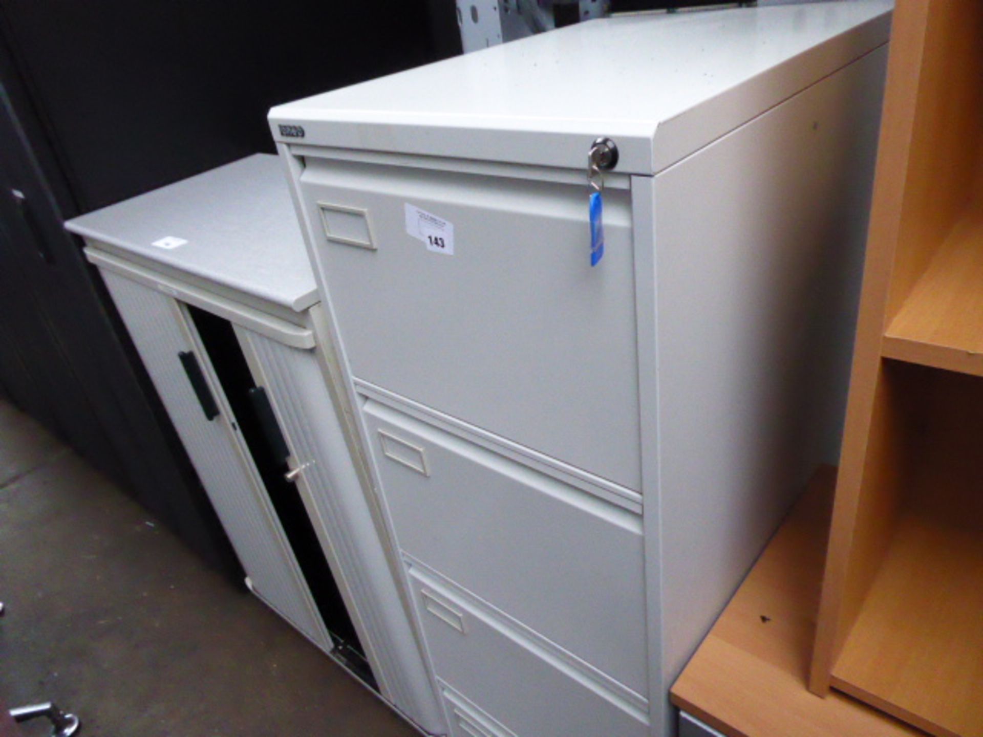 47 cm Roneo grey 4 drawer filing cabinet