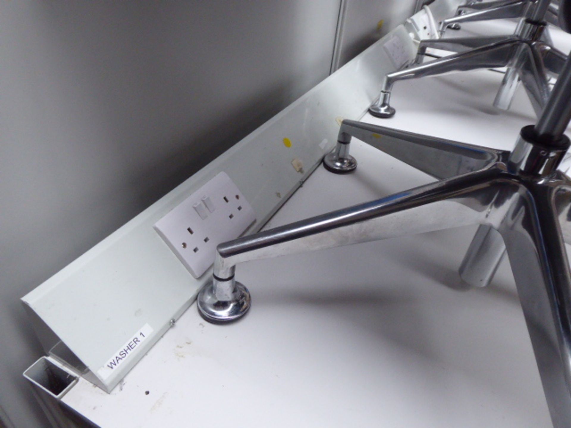 150 cm high level grey metal leg and white work top work station with electronic socket up stand - Image 2 of 2