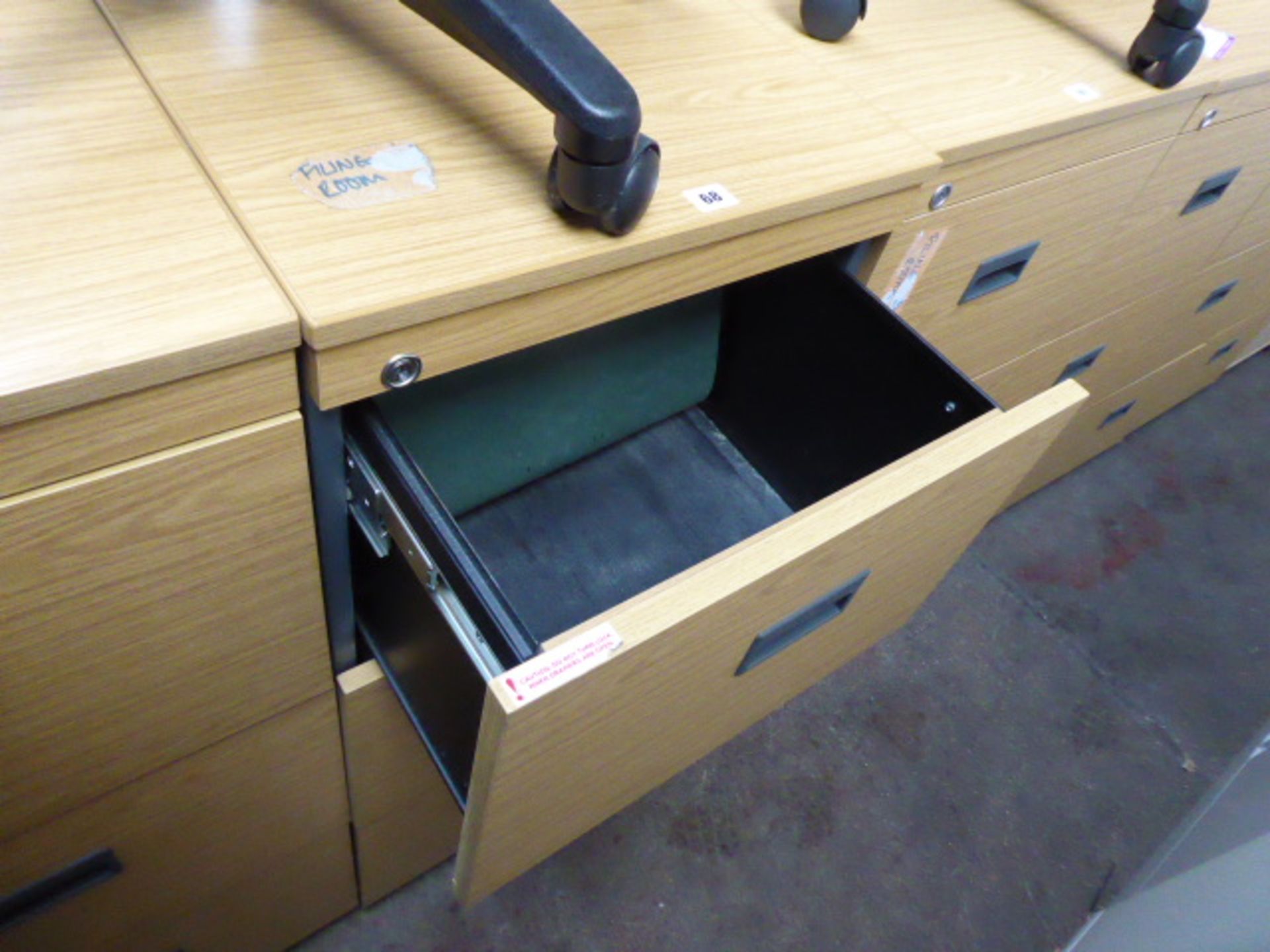 47cm oak effect 3 drawer filing cabinet - Image 2 of 2