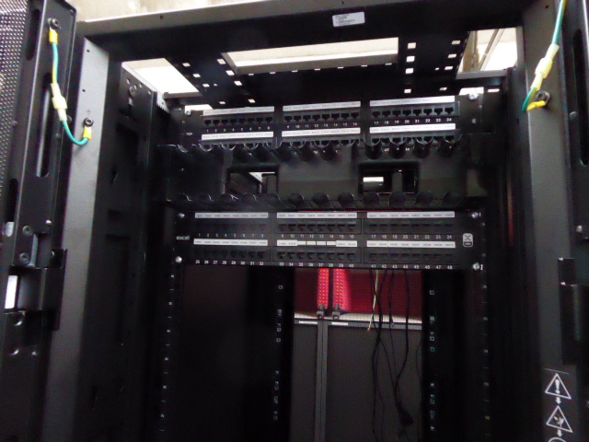 APC large server cabinet for 18'' rack mounted units single door to one end and double door to the - Image 3 of 3