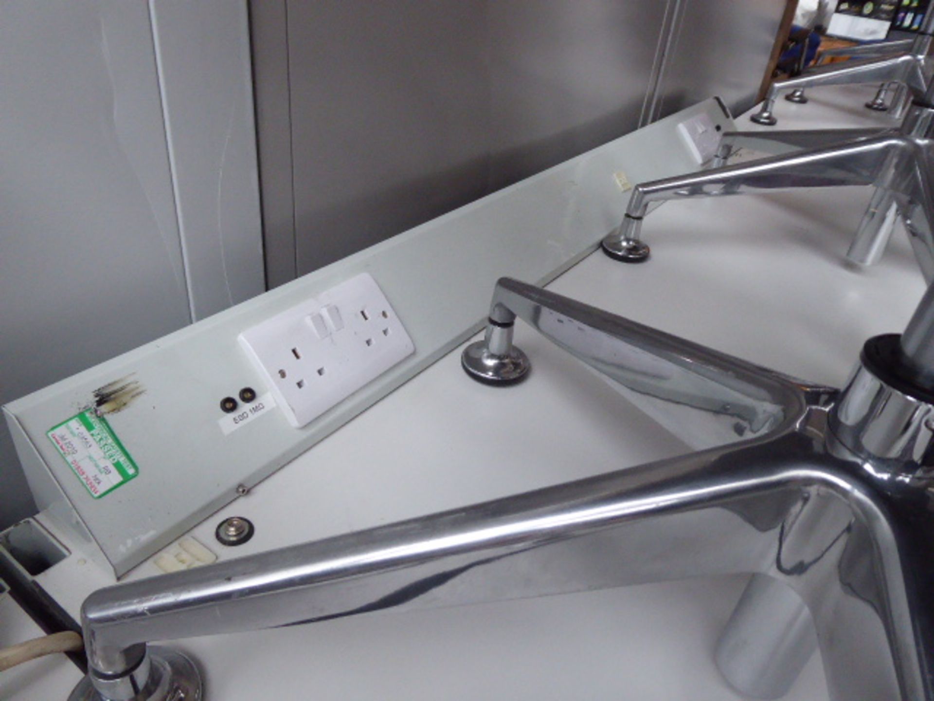 150 cm high level grey metal leg and white work top work station with electronic socket up stand - Image 2 of 2