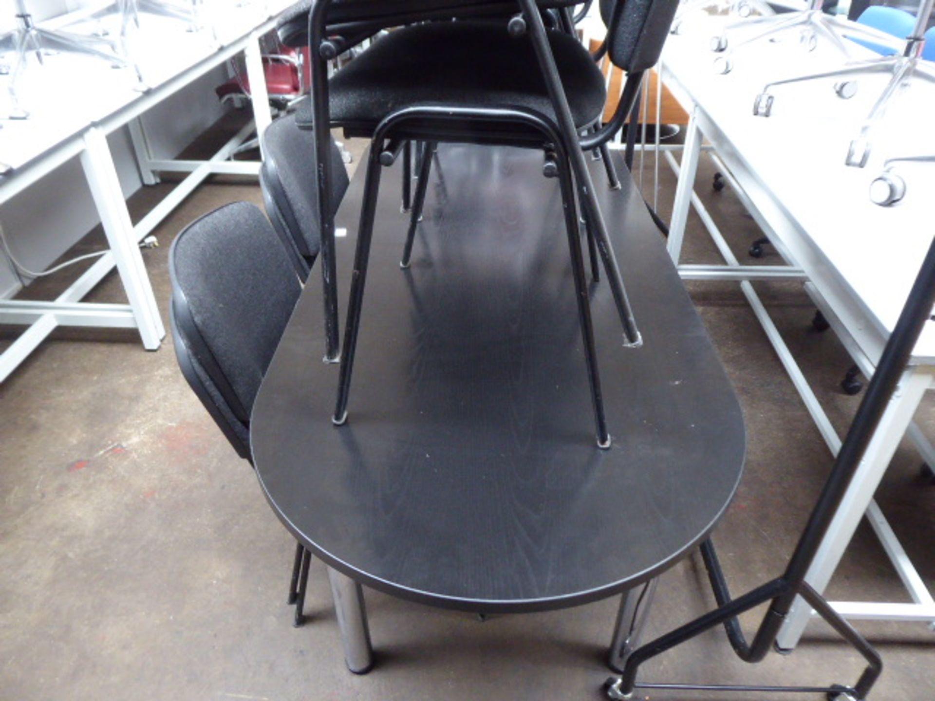 200 cm oval meeting table in black on chrome legs with a set of 9 matching charcoal cloth stacking - Image 3 of 3