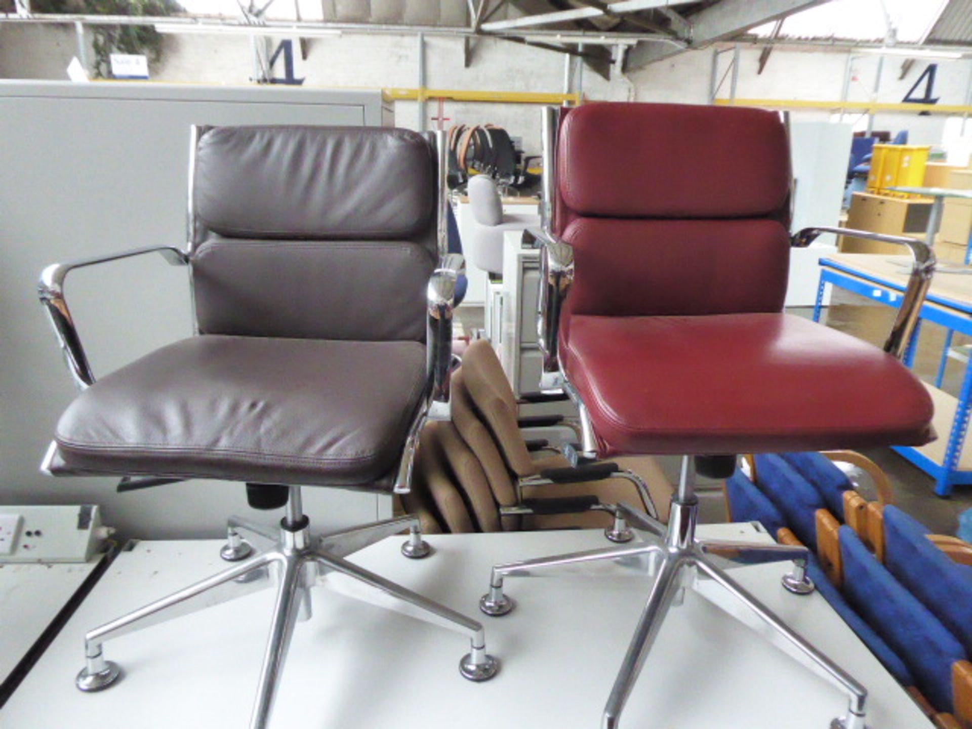 Milani Charles Eames style soft pad swivel armchairs, 1 in burgundy leather, 1 in deep brown - Image 3 of 3