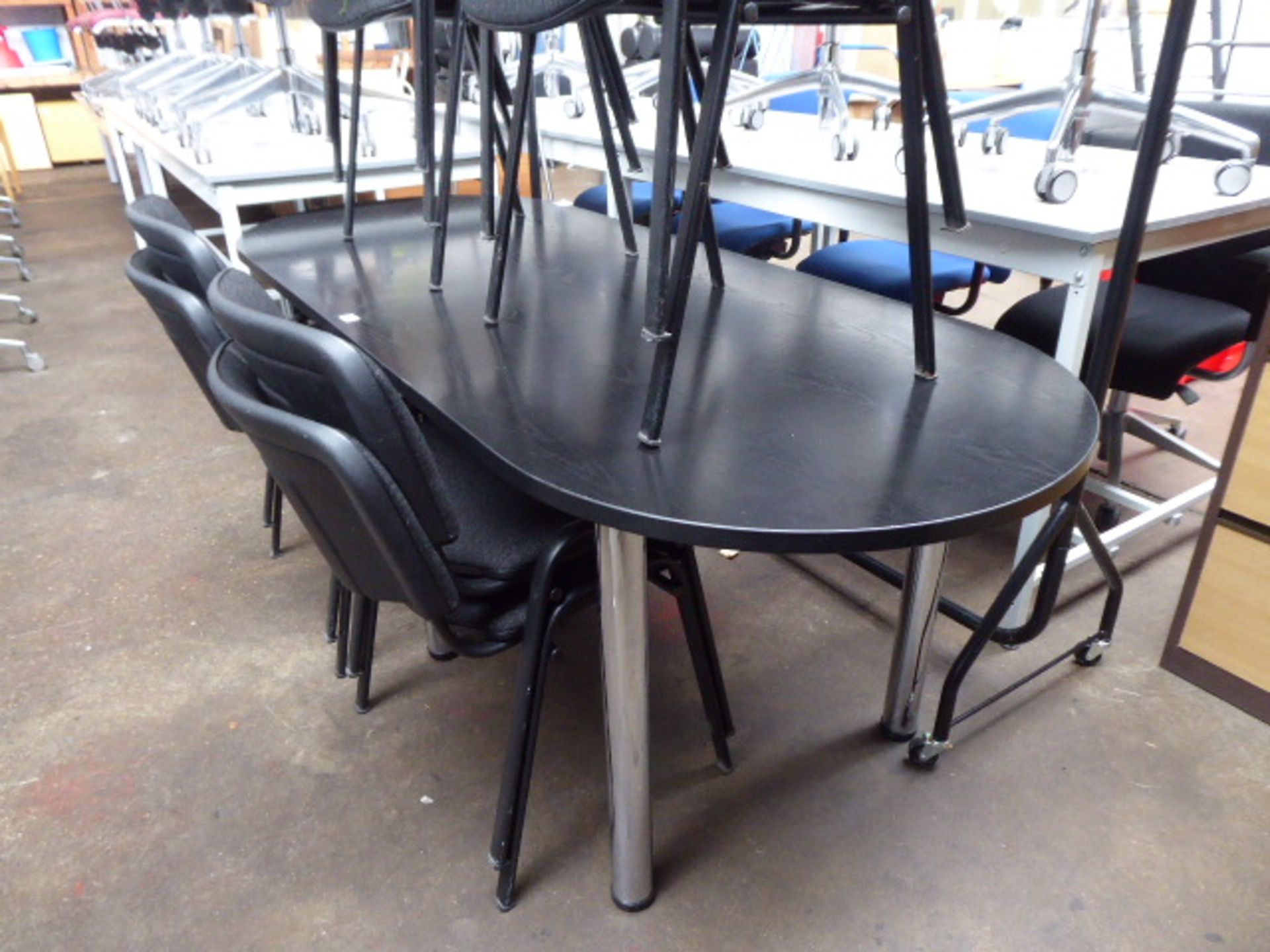 200 cm oval meeting table in black on chrome legs with a set of 9 matching charcoal cloth stacking - Image 2 of 3