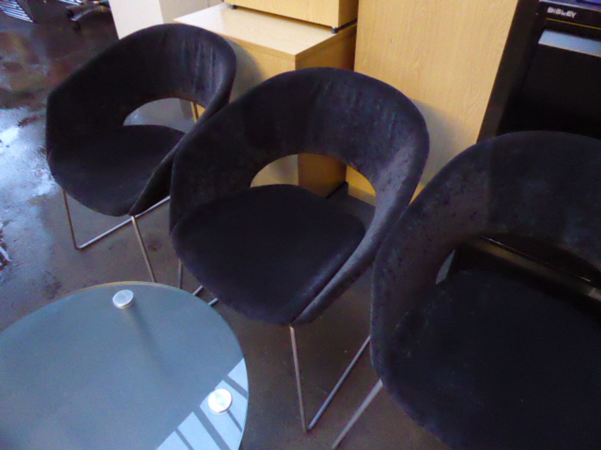 3 Verco black cloth reception chairs and a heavy glass coffee table - Image 2 of 2