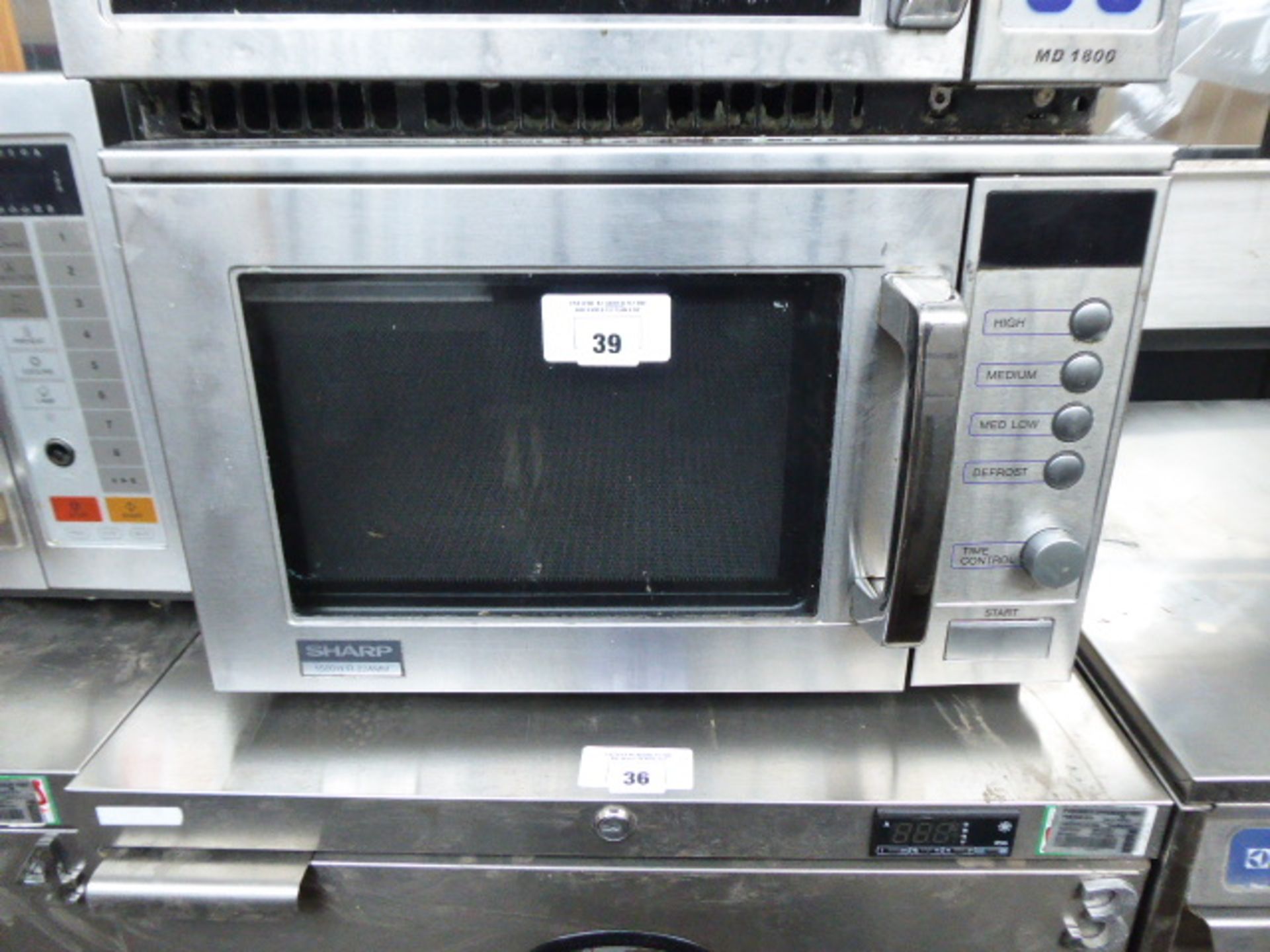 (TN11) 50cm Sharp R-22AMM microwave oven