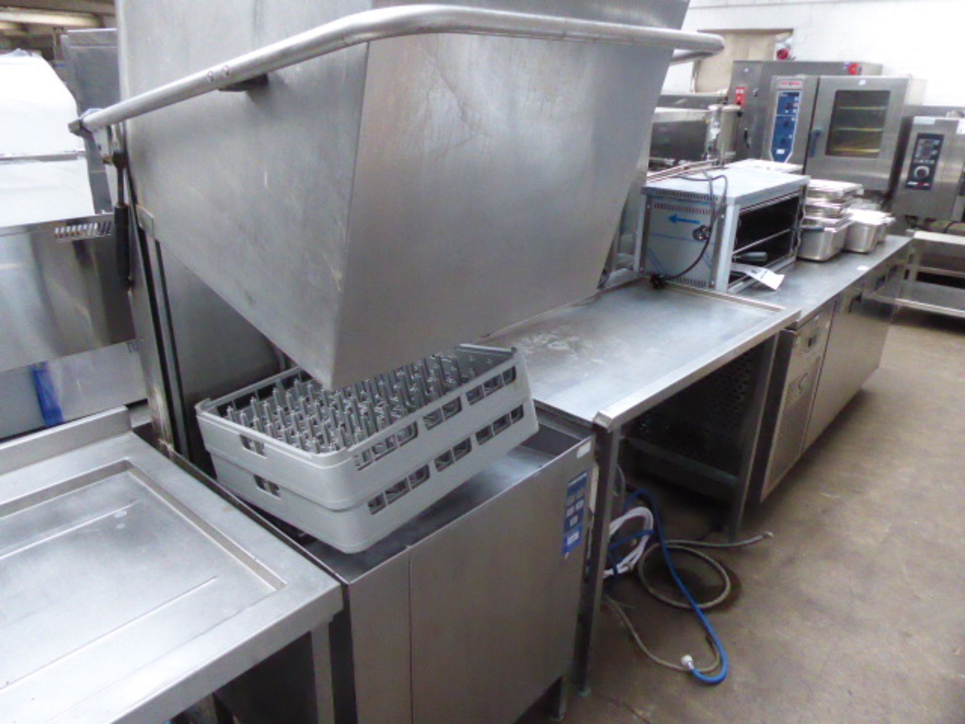 65cm Metos WD7 lift top pass through dishwasher with draining board - Image 3 of 4