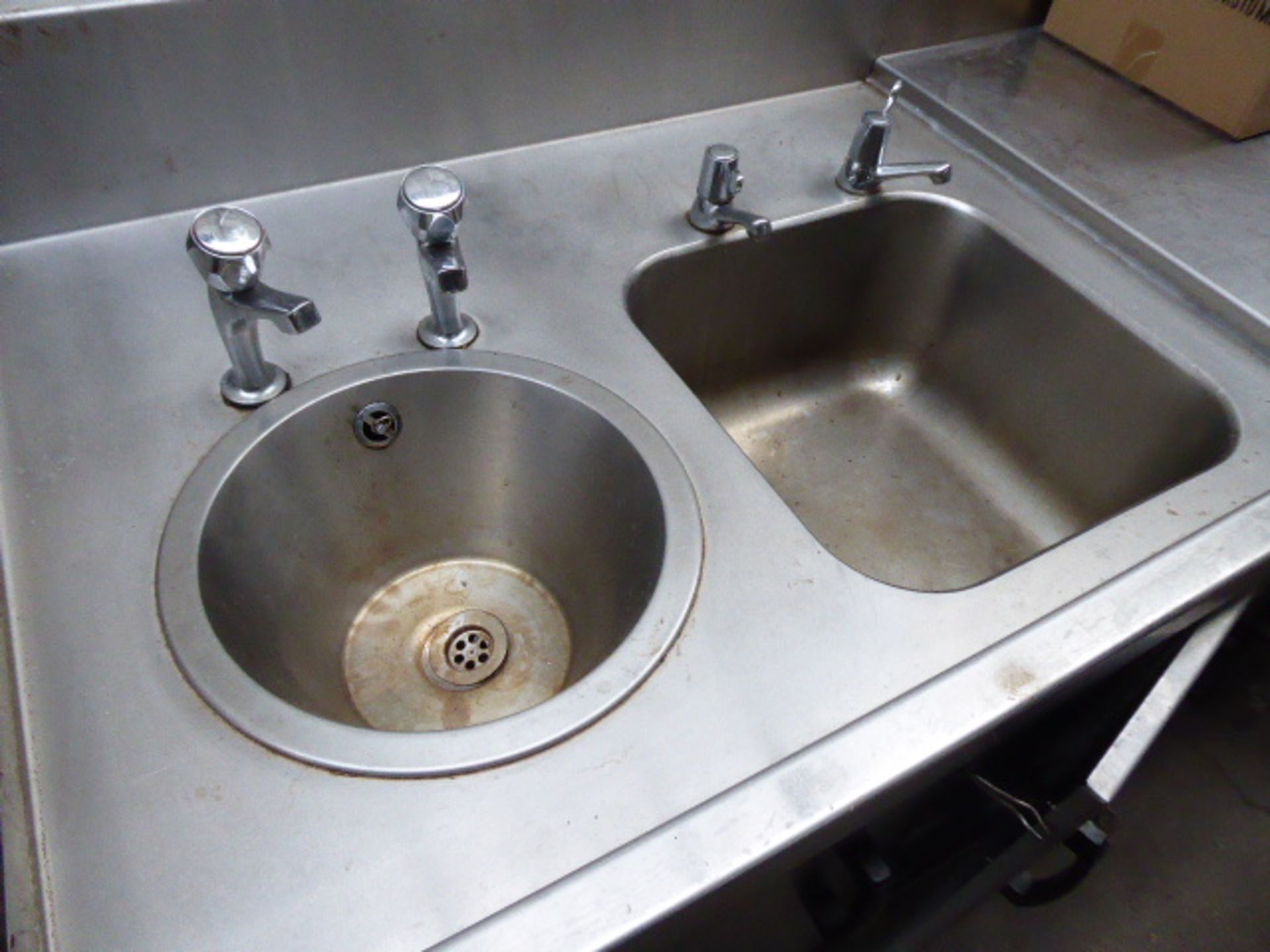 200cm stainless steel preparation counter with single bowl sink with taps and hand basin with taps - Image 2 of 3