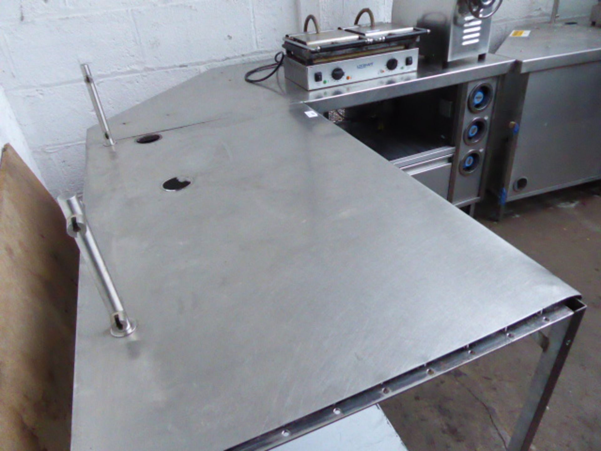 Stainless steel custome built L-shape preparation counter - Image 3 of 3