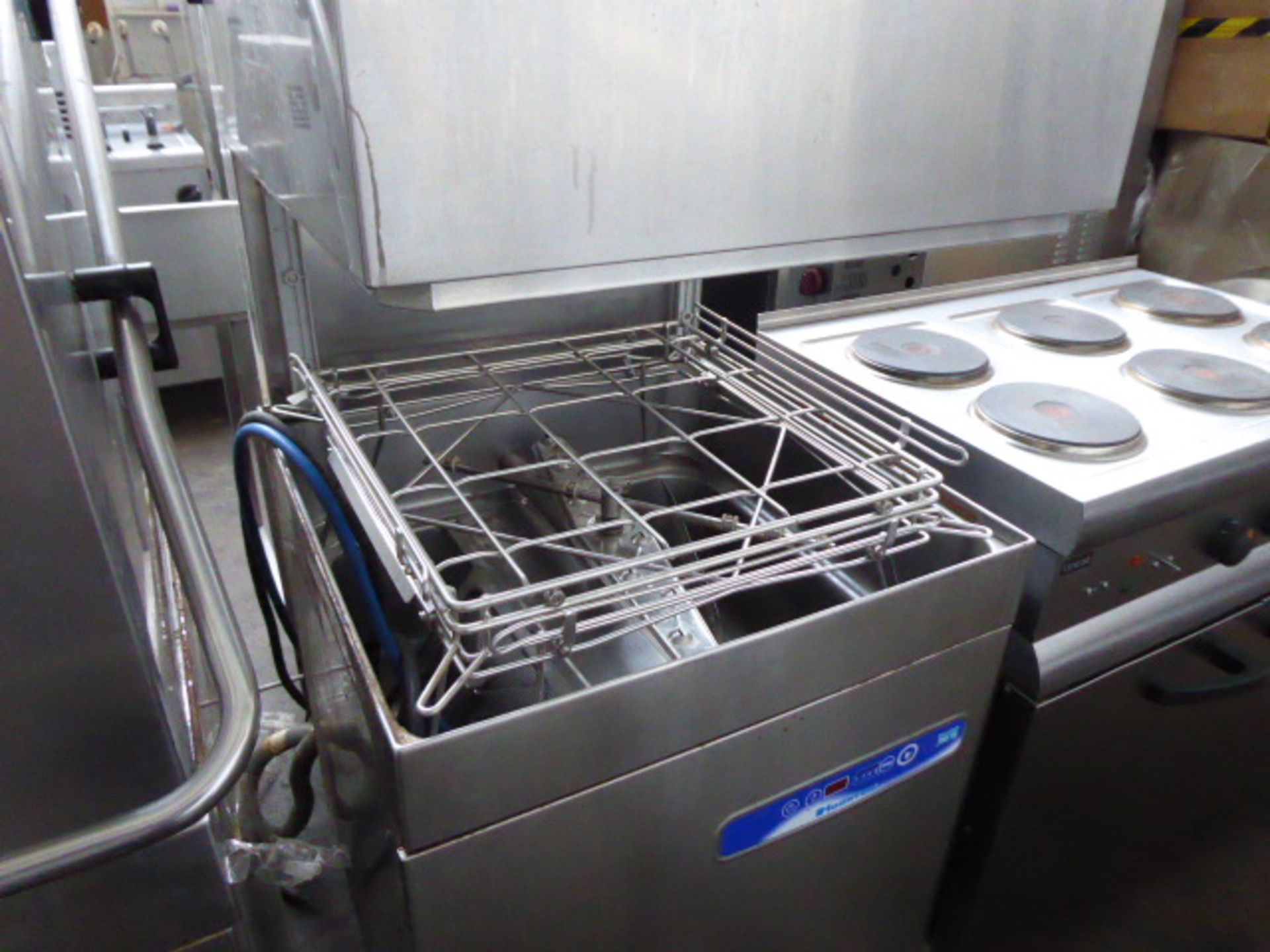 Hoonved CAP105 lift top pass through dishwasher - Image 2 of 3