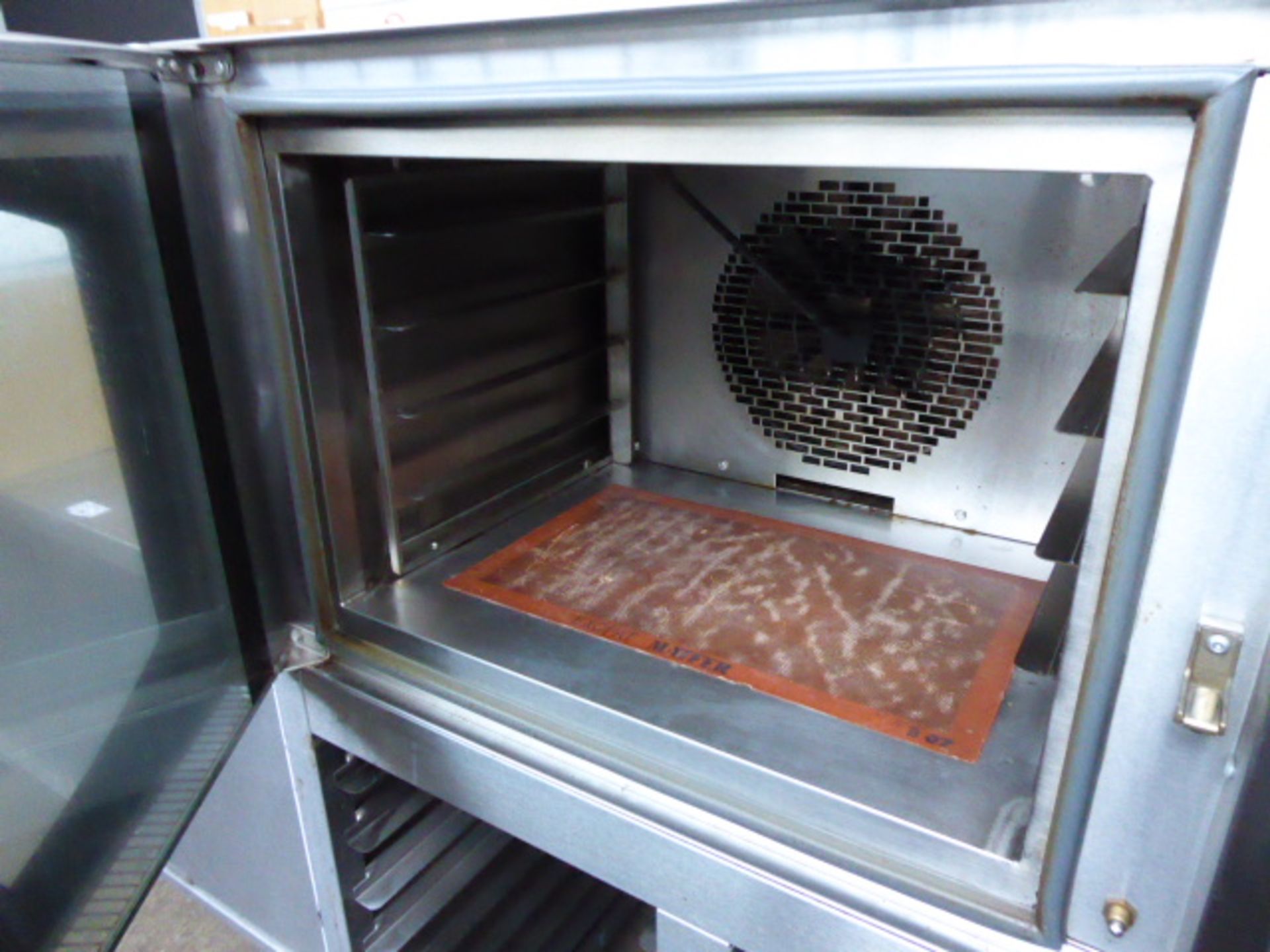 100cm electric single phase Mono FG158C-A02 single door bake off oven with 4 shelves on mobile stand - Image 2 of 3