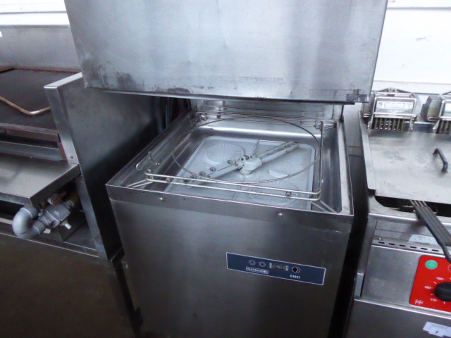 (51) 61cm Maidaid C1011 lift top pass through dishwasher - Image 2 of 2