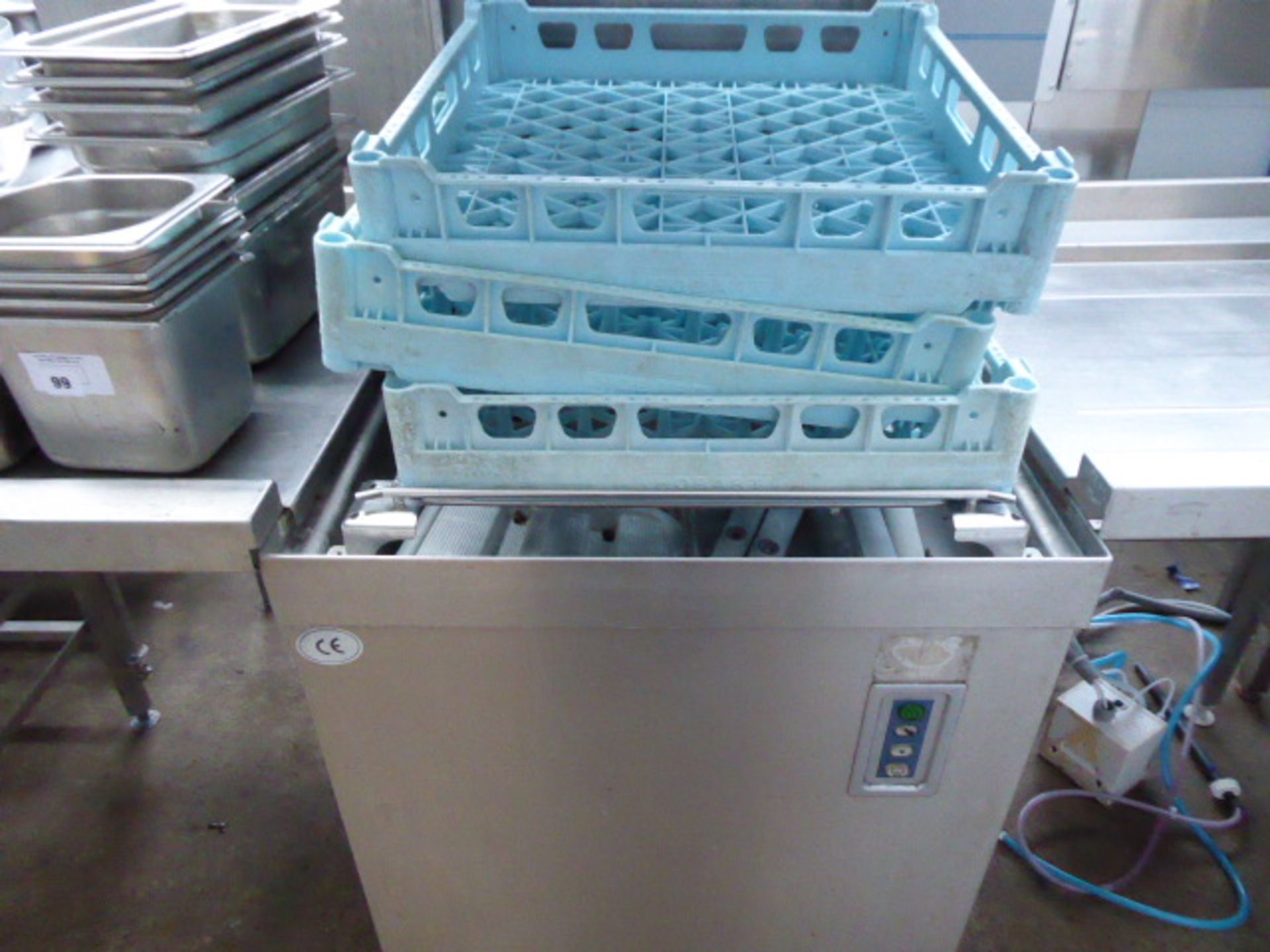62cm Winterhalter GS501 lift top pass through dishwasher with associated draining boards - Image 3 of 3