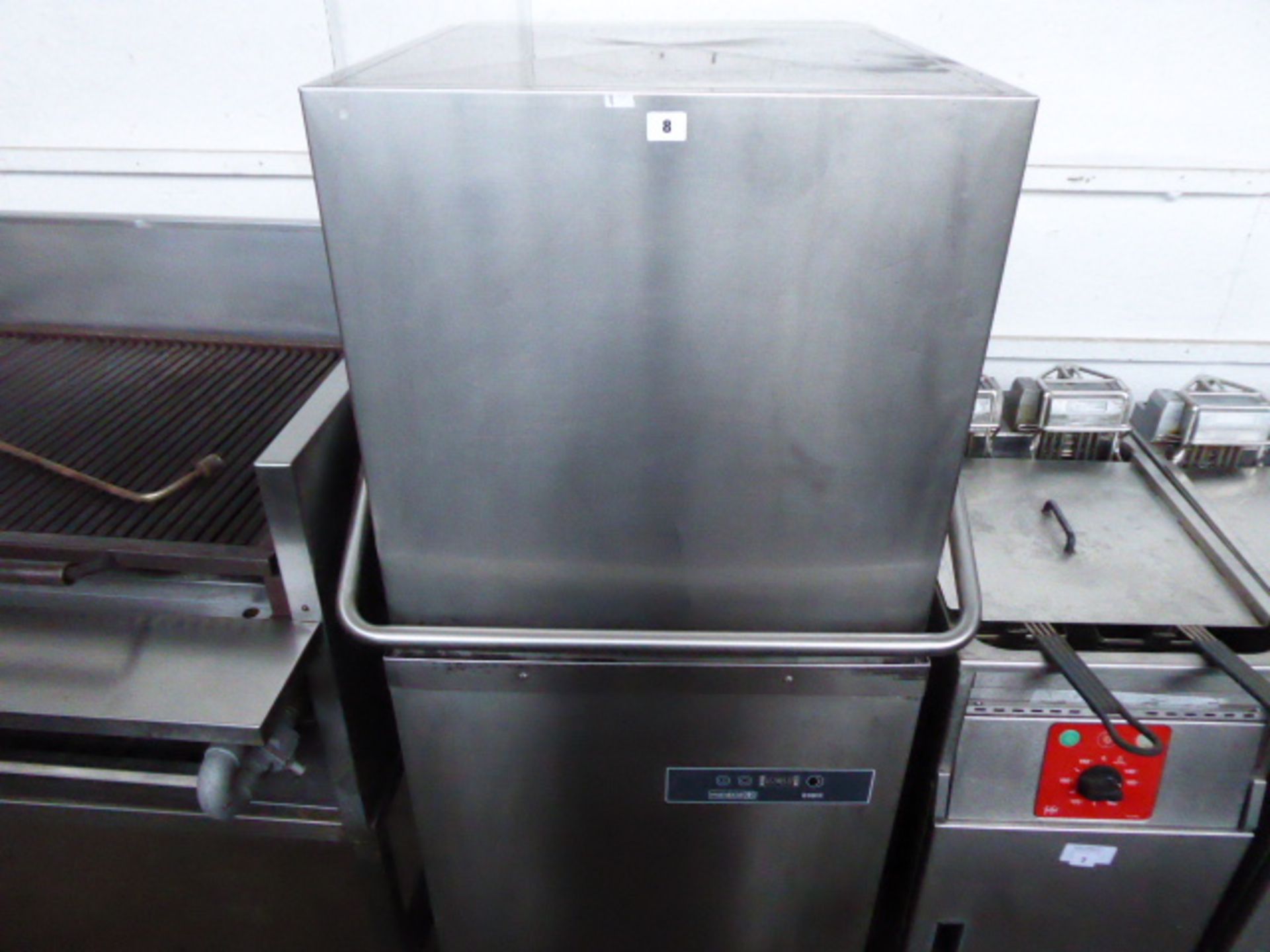 (51) 61cm Maidaid C1011 lift top pass through dishwasher