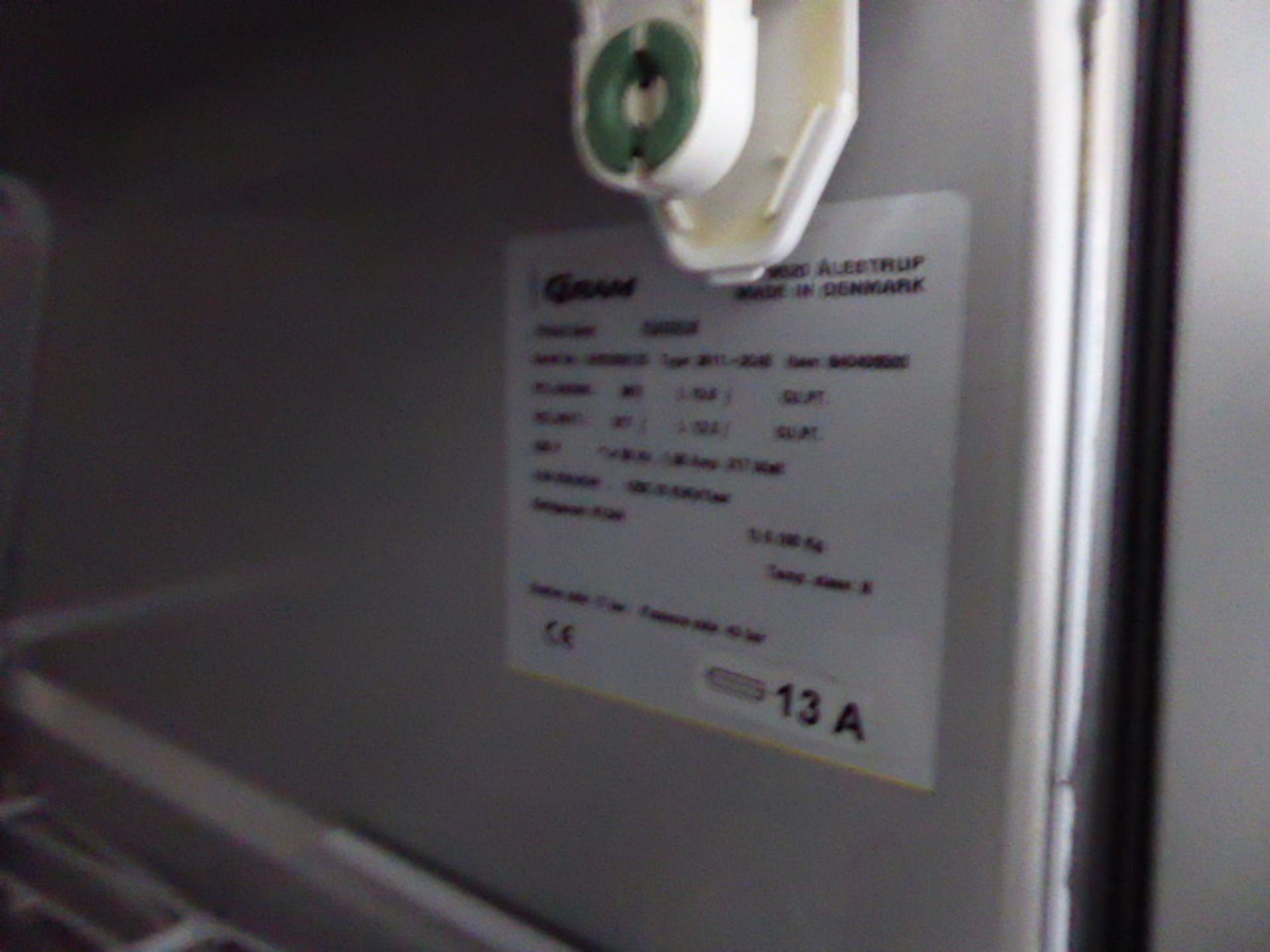 (TN75) 60cm Gram model KG400RUW display fridge - Image 2 of 3
