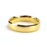An 18ct yellow gold wedding band, maker CG&S, band w. 4 mm, ring size T, 7.