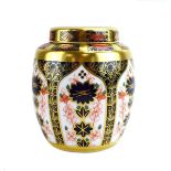 A Royal Crown Derby ginger jar and cover typically decorated in the Imari palette, h.