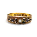 A 15ct yellow gold ring set small cultured pearl,