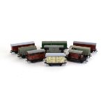 Thirty-one Hornby Dublo OO gauge wagons,