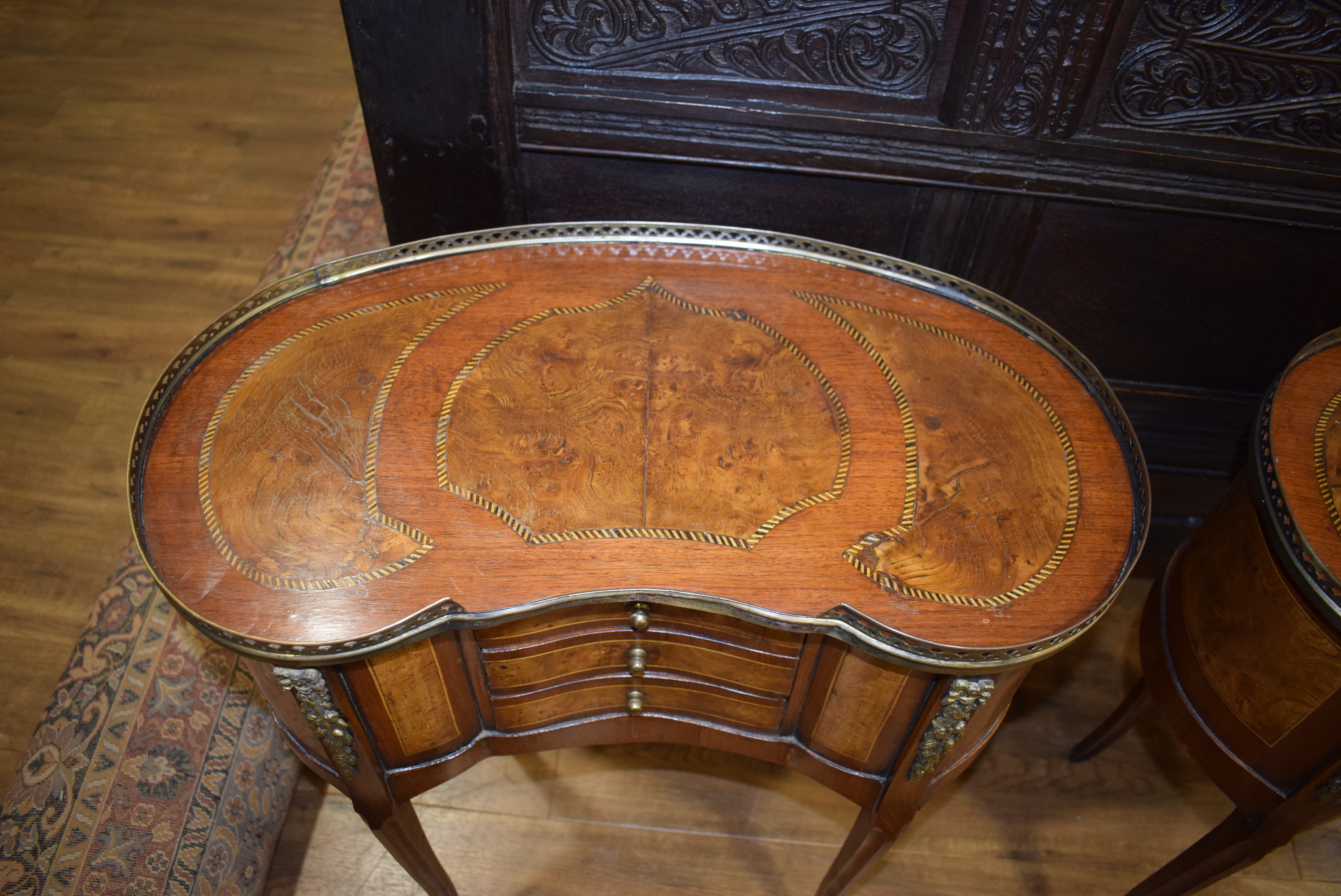 A pair of Louis XV style burr elm, mahogany, - Image 24 of 45