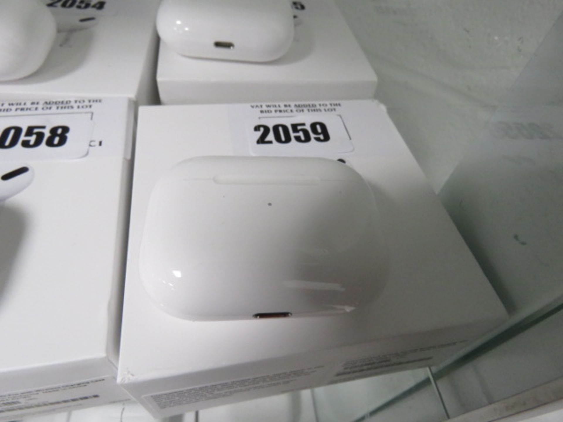 Apple Airpods Pro with wireless charging case, spare eartips and box