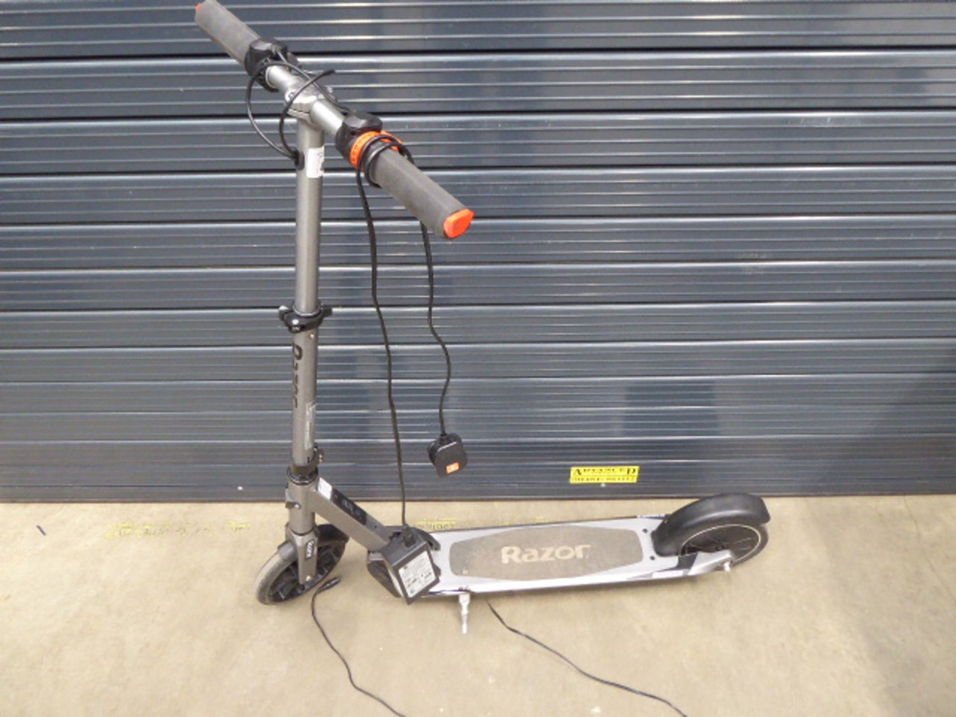 Razor electric scooter with charger