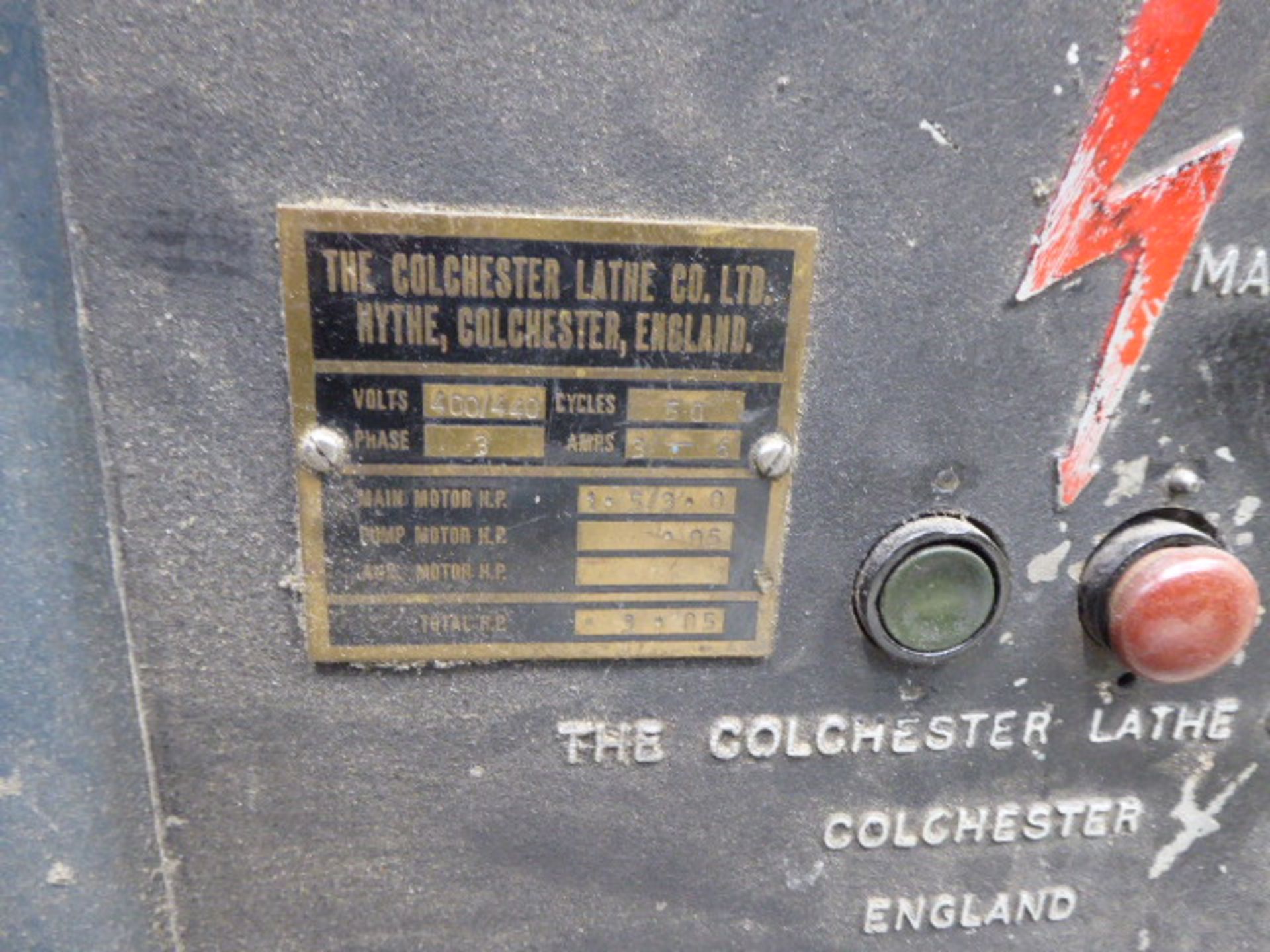 Colchester Master centre lathe with a grey and blue metal tool cabinet, two machine vices and a - Image 5 of 10