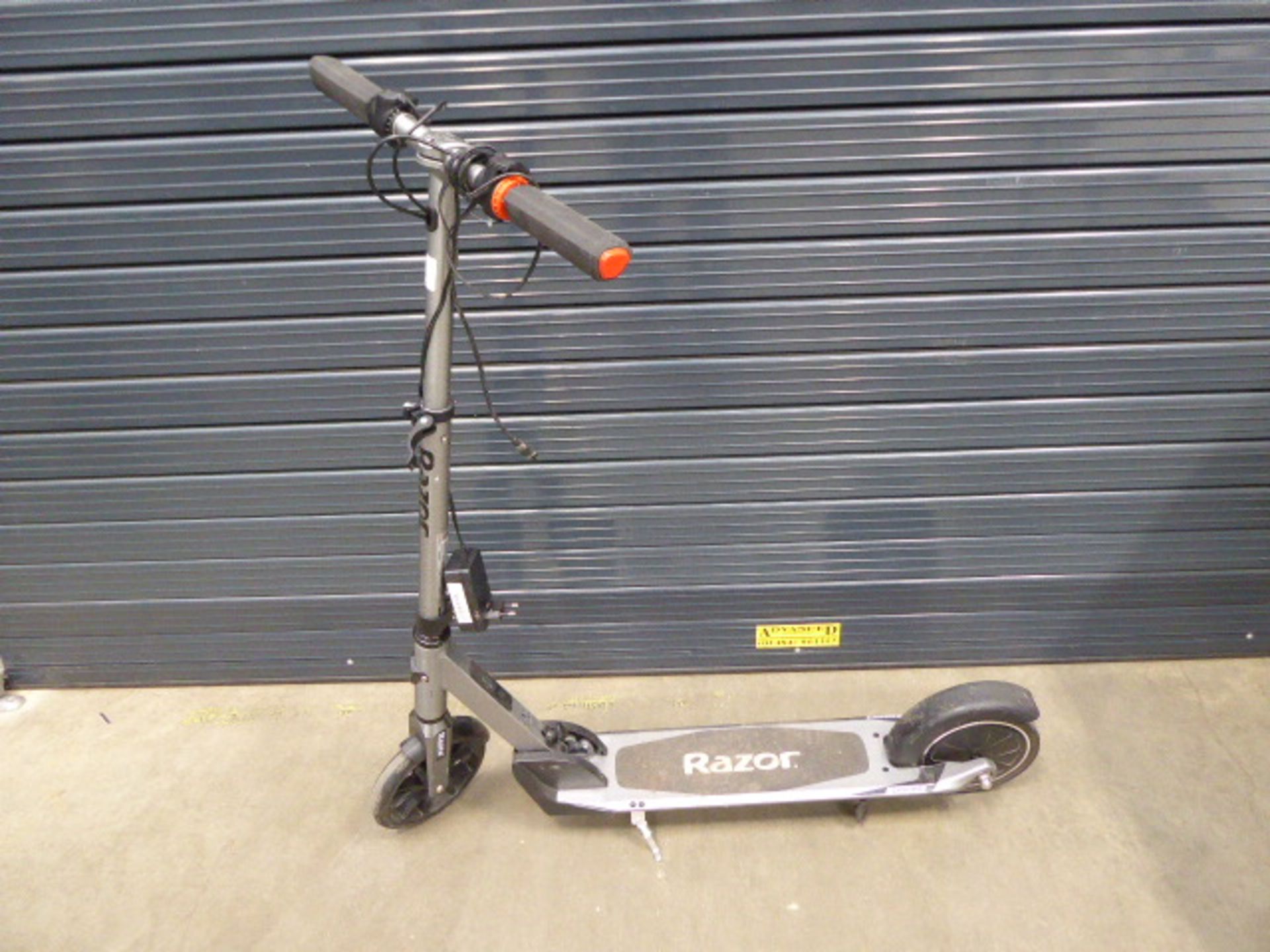 Razor electric scooter with charger