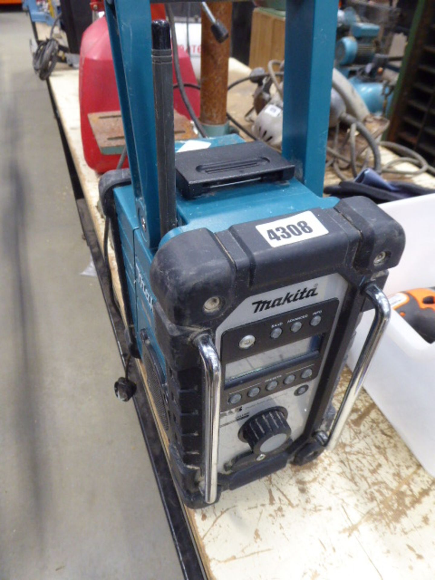 Makita site radio