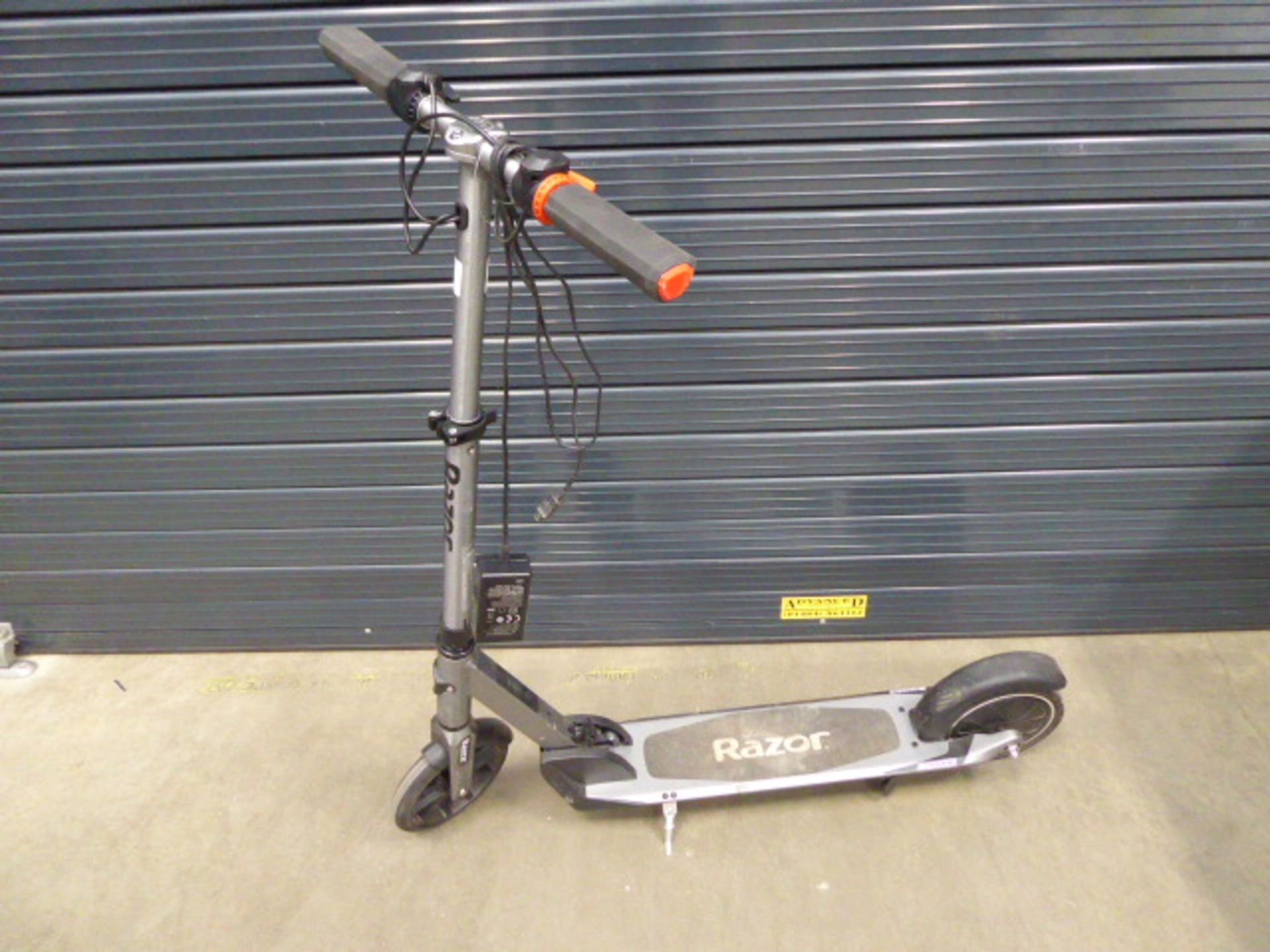 Razor electric scooter with charger