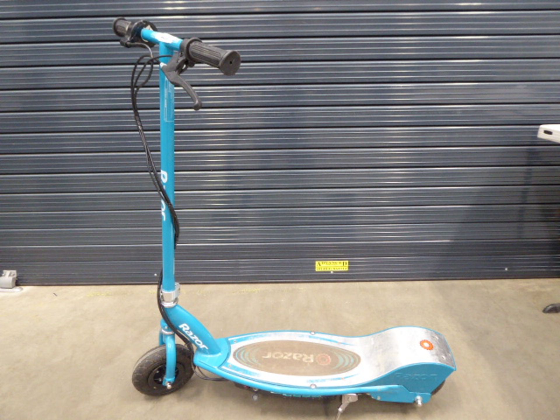4034 - Turquoise Razor electric scooter