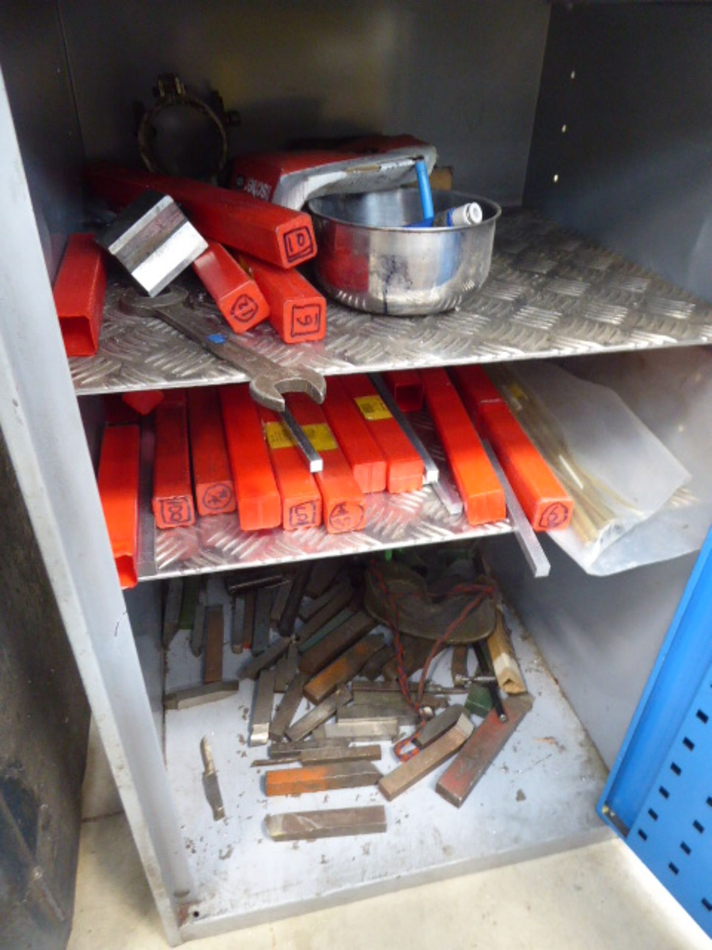 Colchester Master centre lathe with a grey and blue metal tool cabinet, two machine vices and a - Image 9 of 10