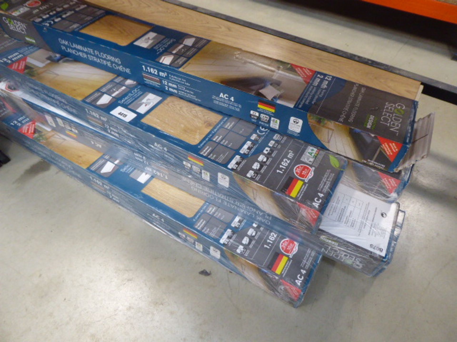 12 packs of oak Golden Select laminate flooring