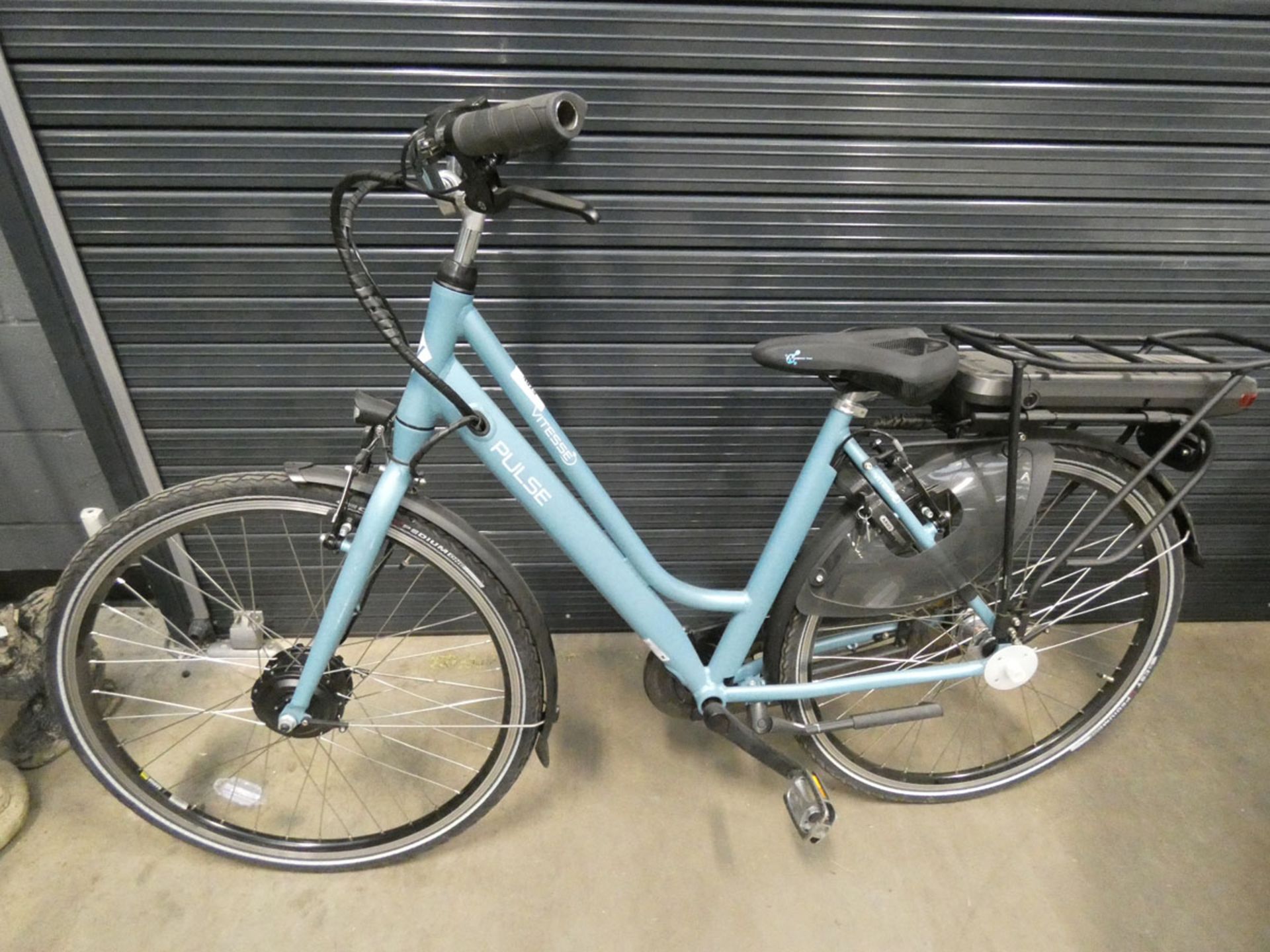 Vitesse Pulse blue electric ladies bike, no charger