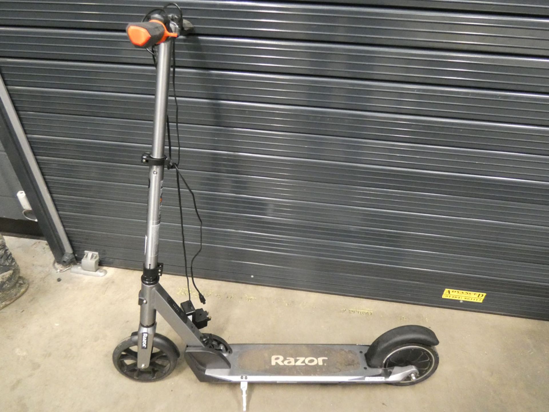 Razor electric scooter with charger