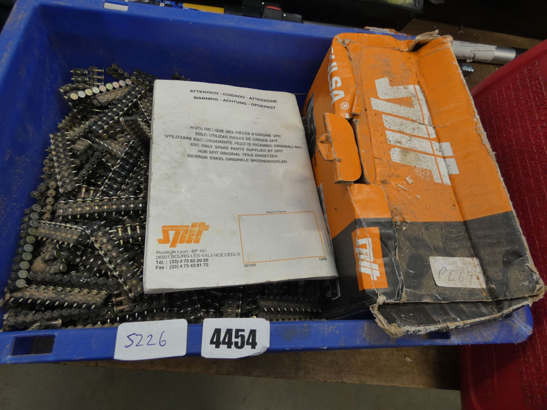 4314 Quantity of SPIT nails