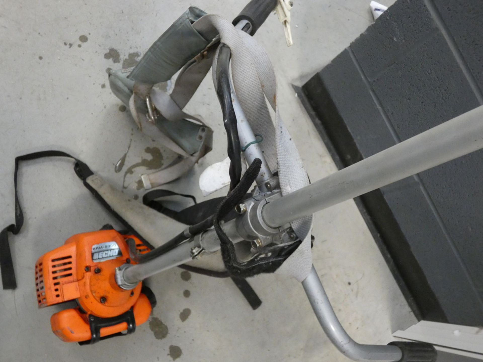 Echo SRM2300 petrol powered brush cutter - Image 3 of 3